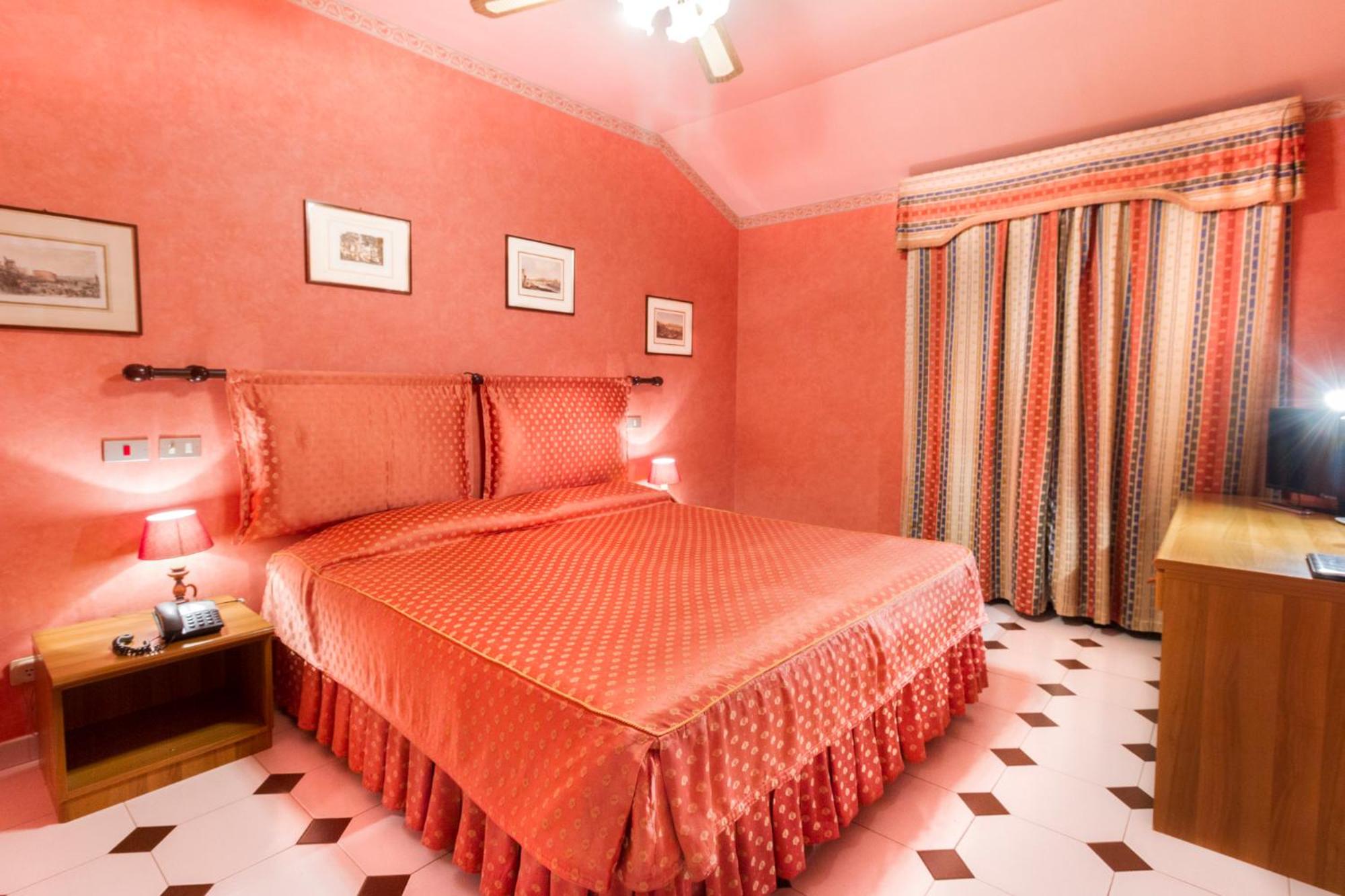 Economy Triple Room