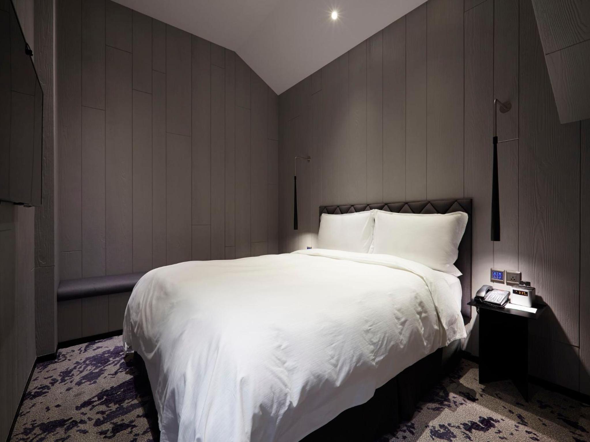 Deluxe Loft Suite with Balcony photo 2