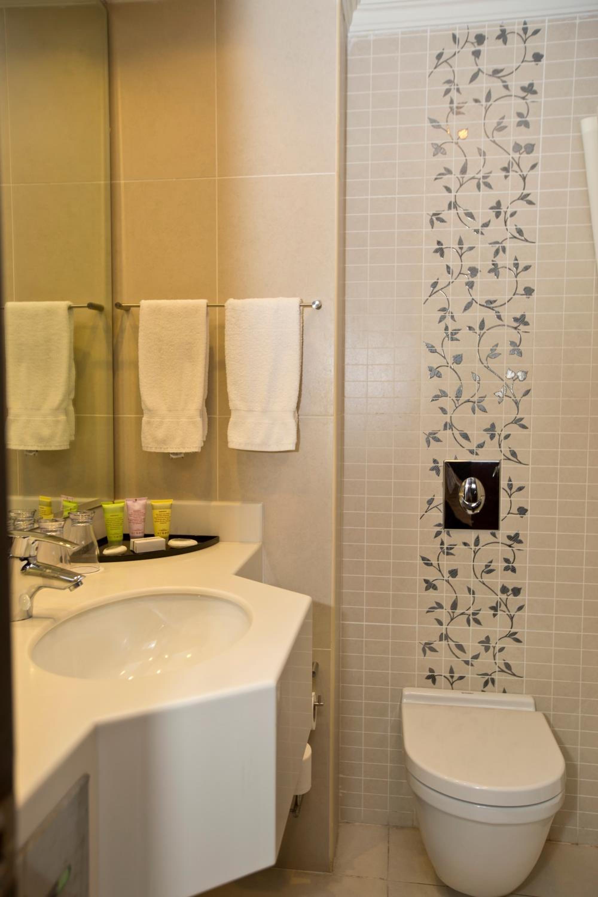Double Room - Photo 6