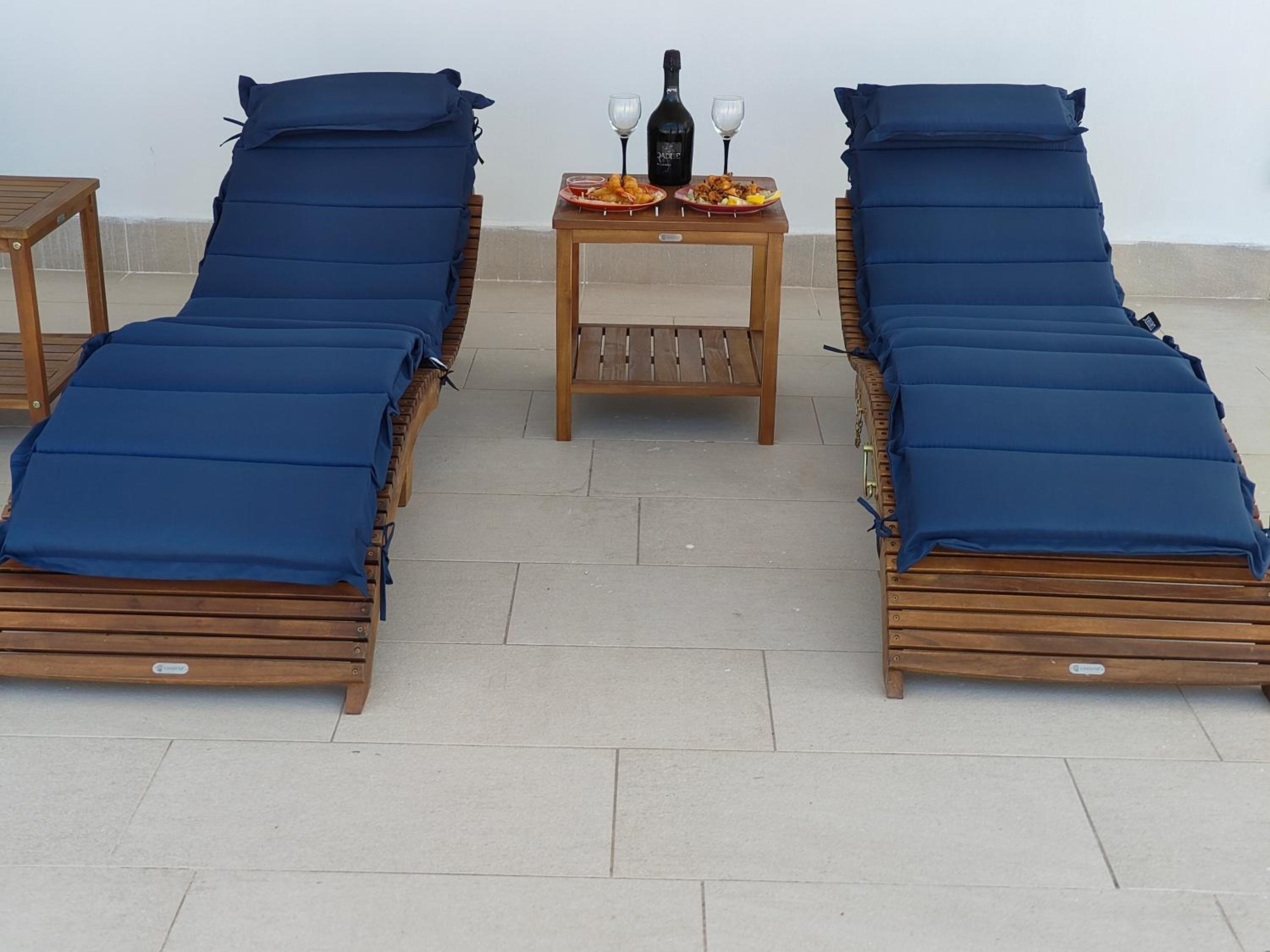 Deluxe One-Bedroom Apartment with Ocean View photo 2