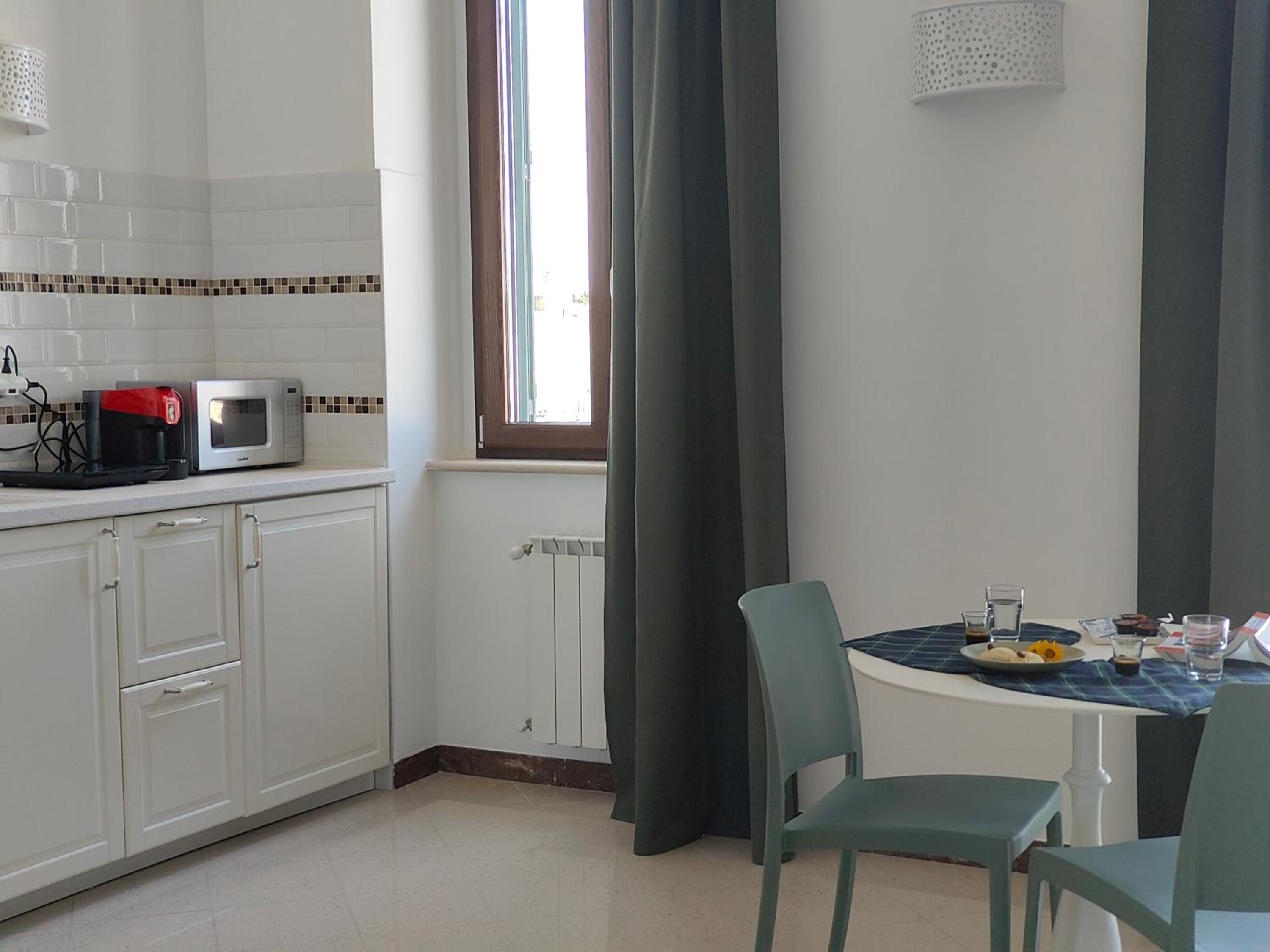 One-Bedroom Apartment with Sea View photo 3