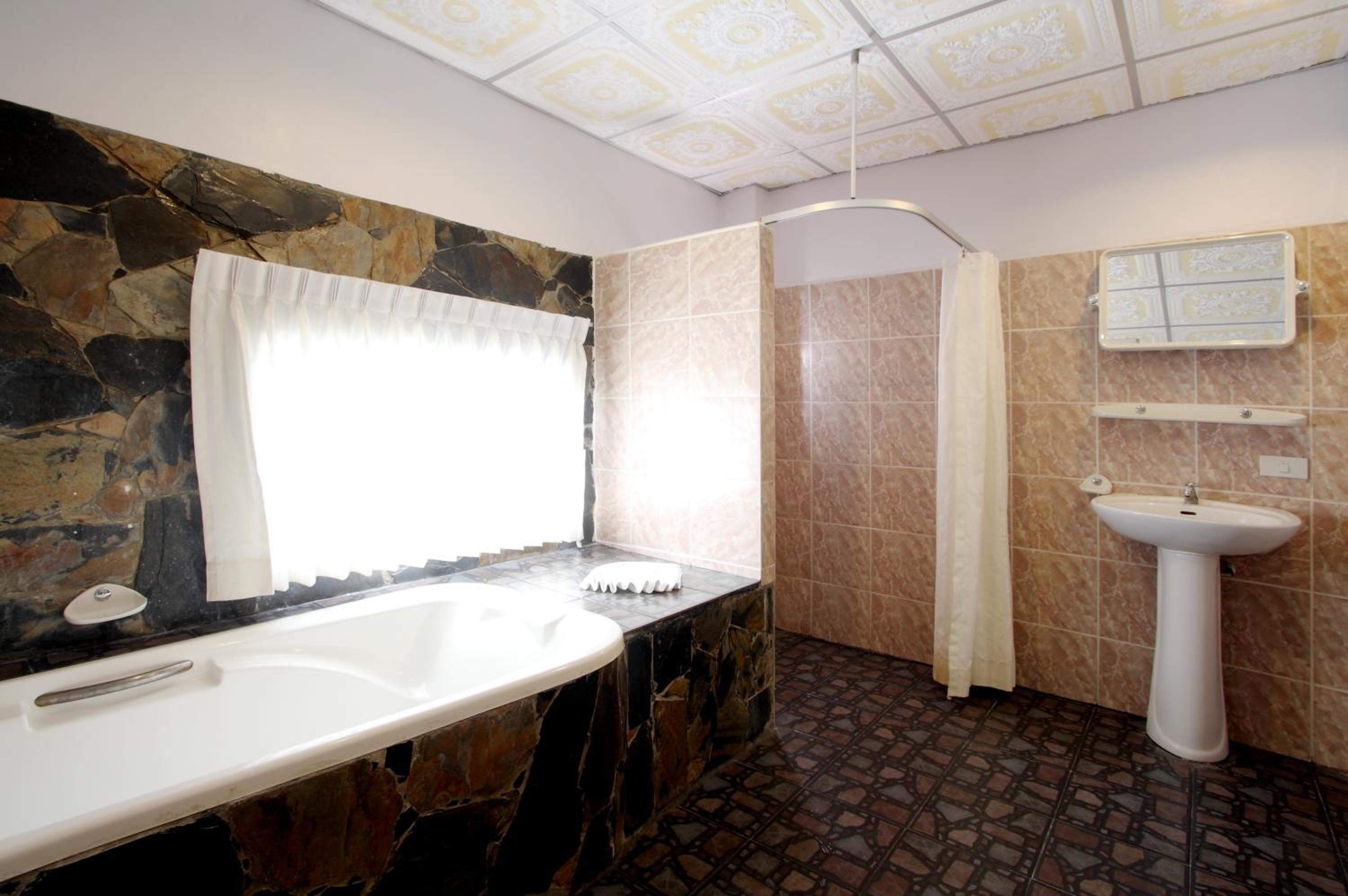 Deluxe Triple Room photo 2