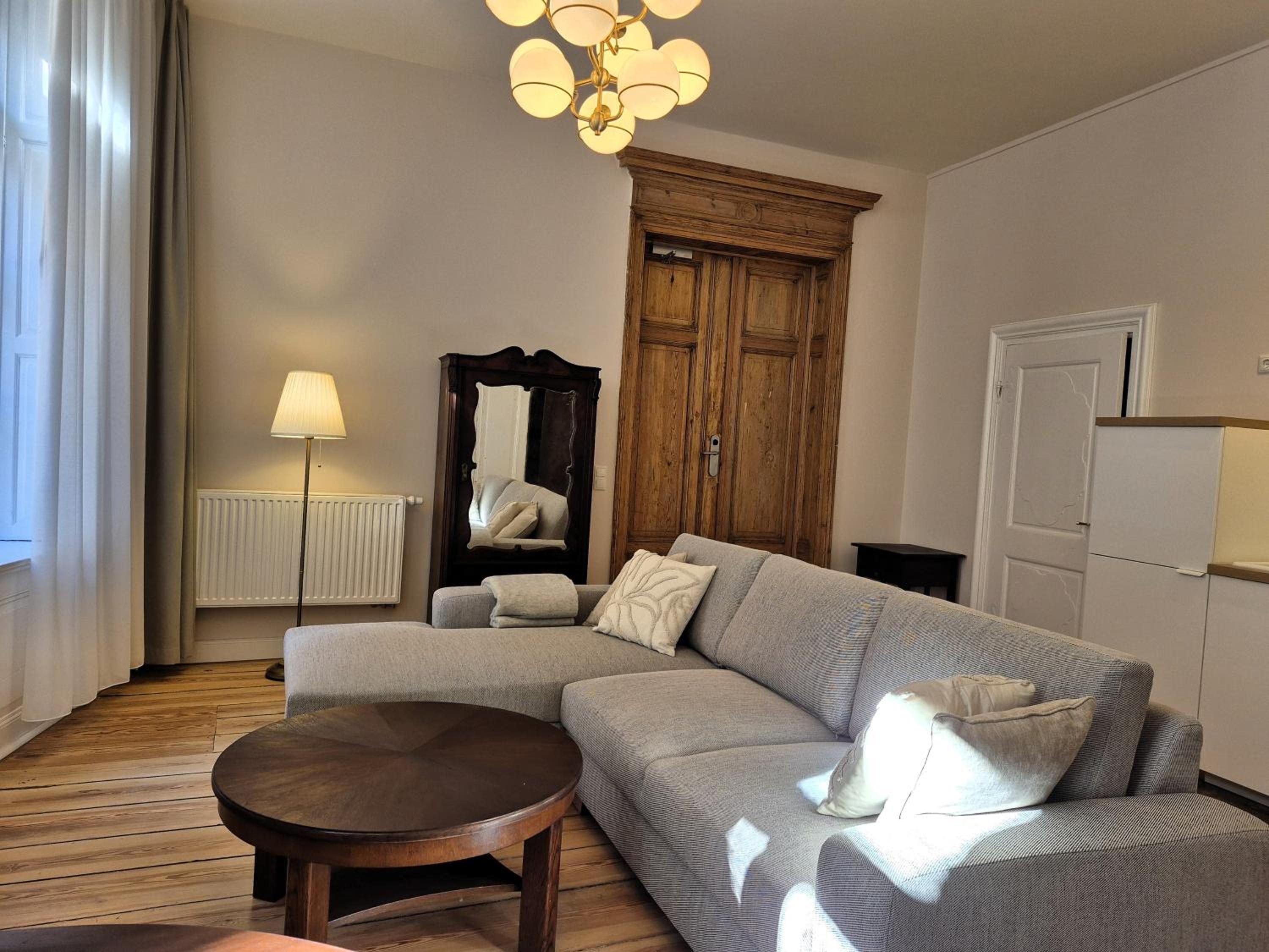 One-Bedroom Deluxe Apartment