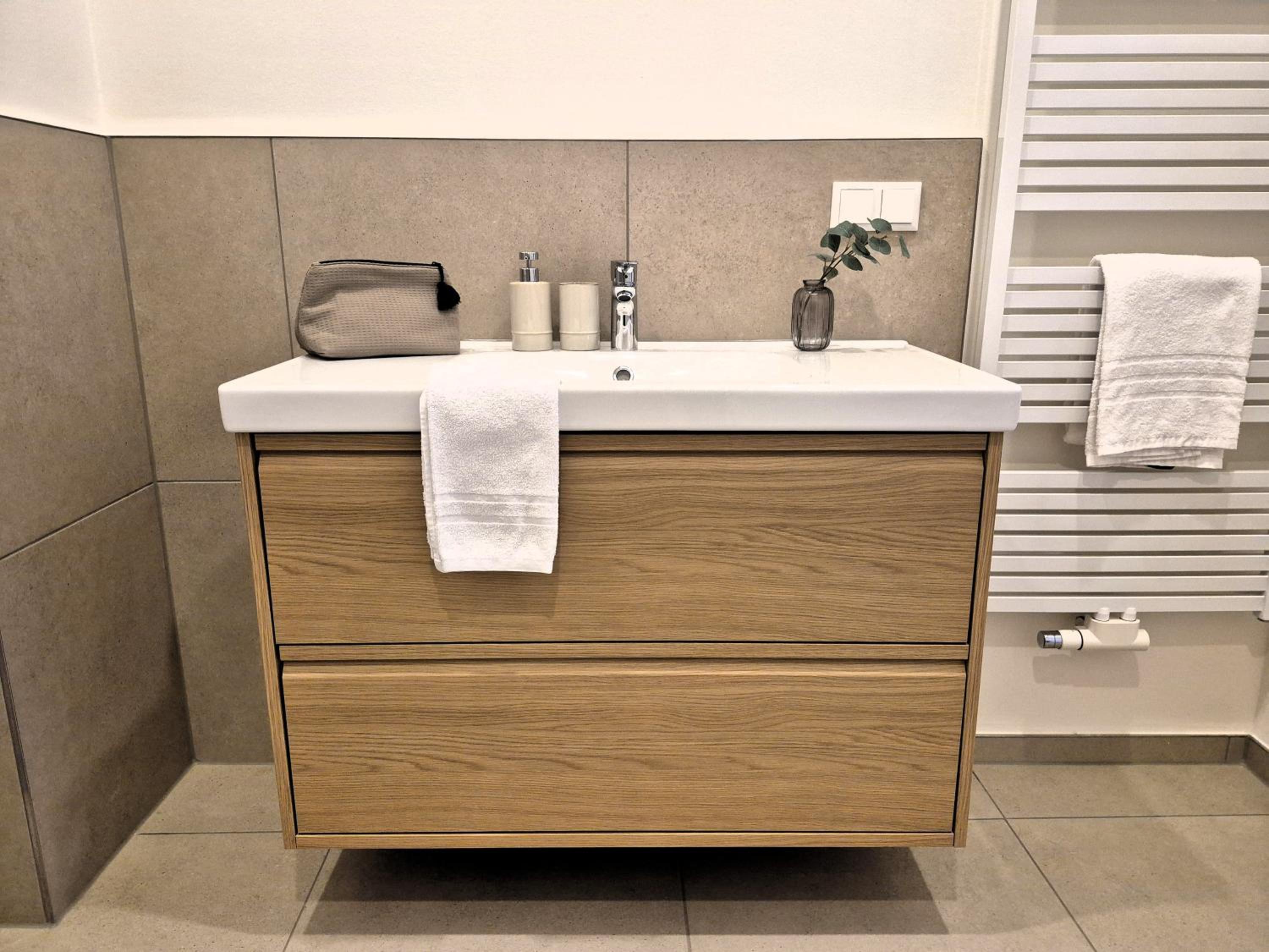 One-Bedroom Deluxe Apartment