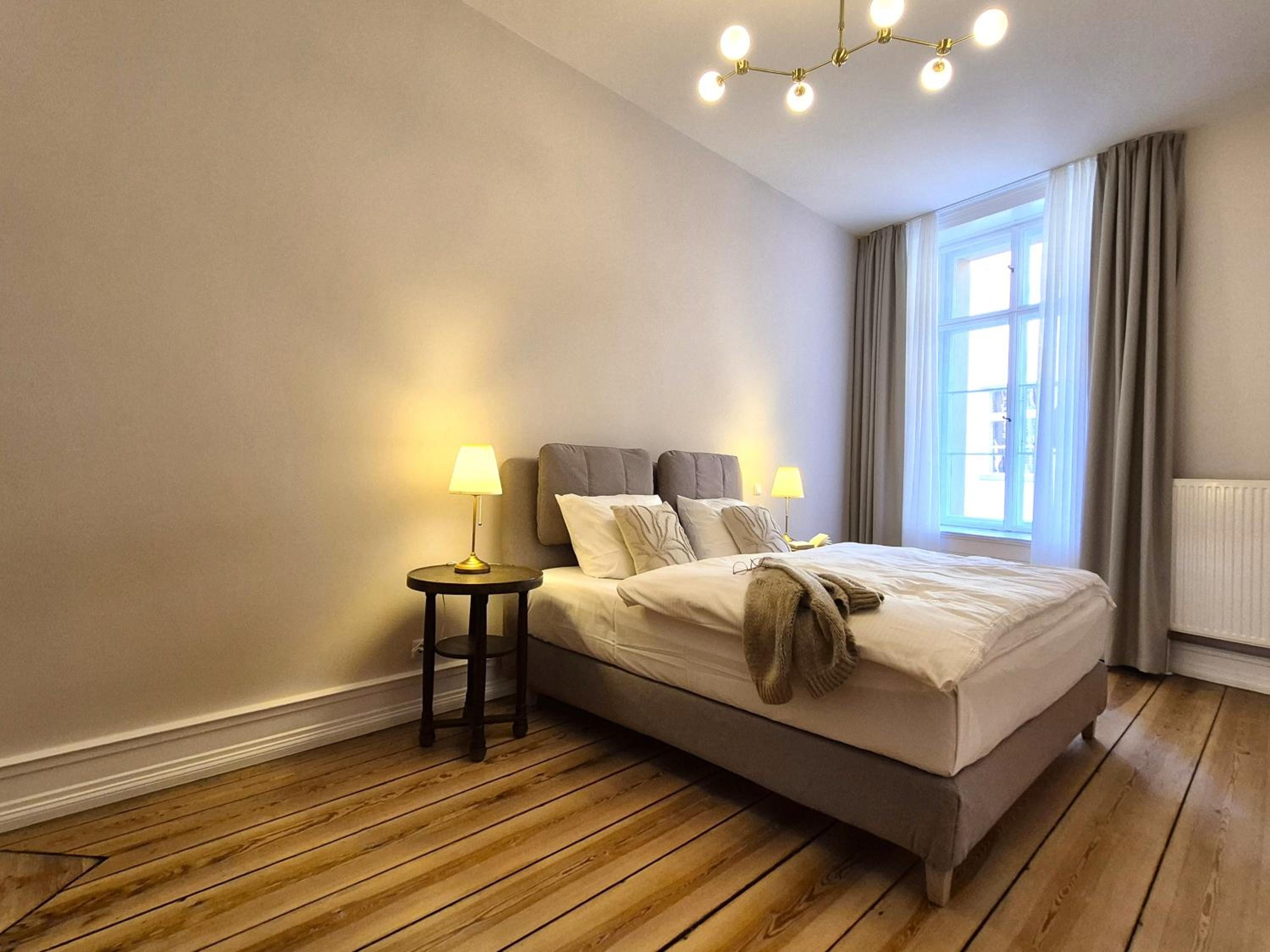 One-Bedroom Deluxe Apartment thumbnail 6