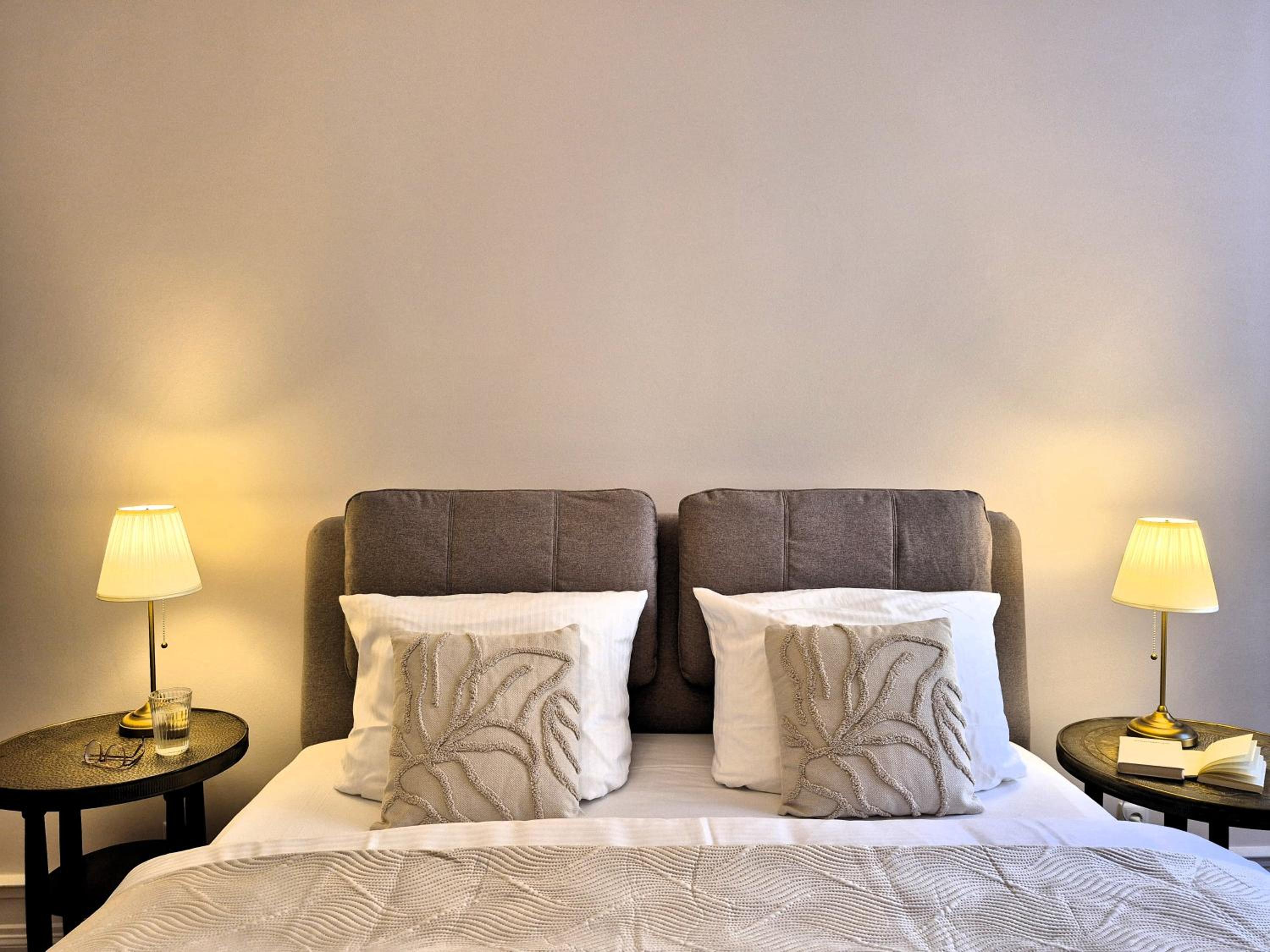 One-Bedroom Deluxe Apartment