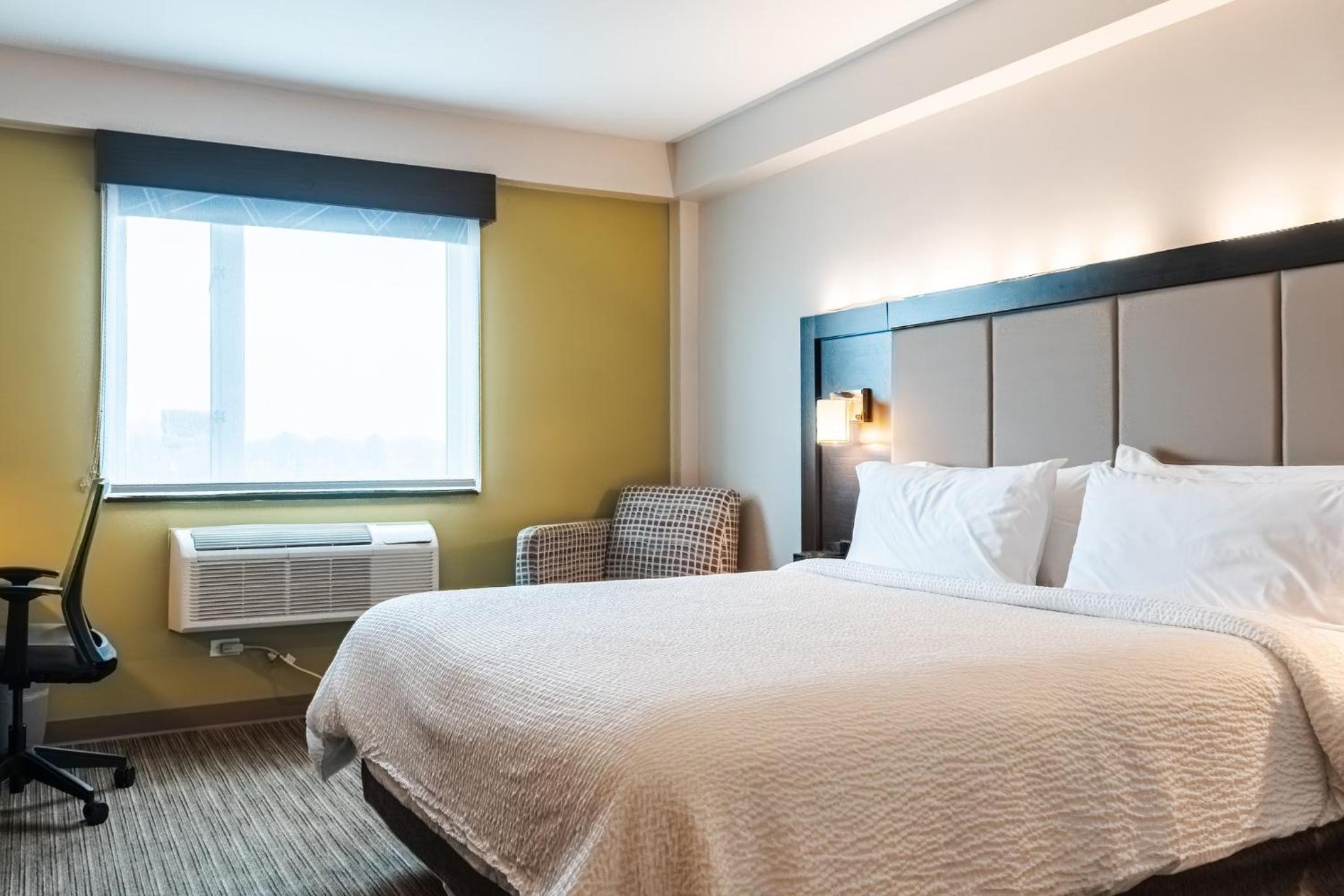 Standard King Room - Photo 3