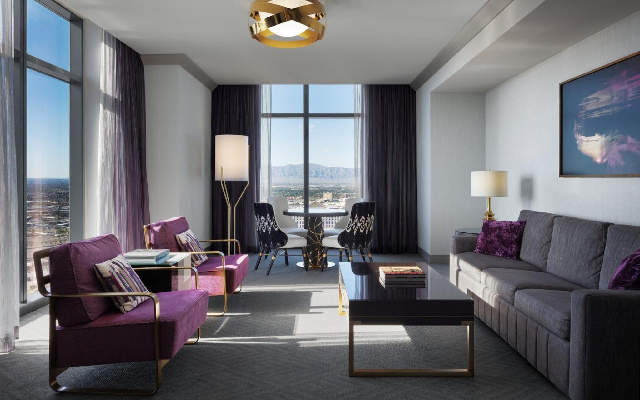 Two Bedroom City Suite - Photo 4