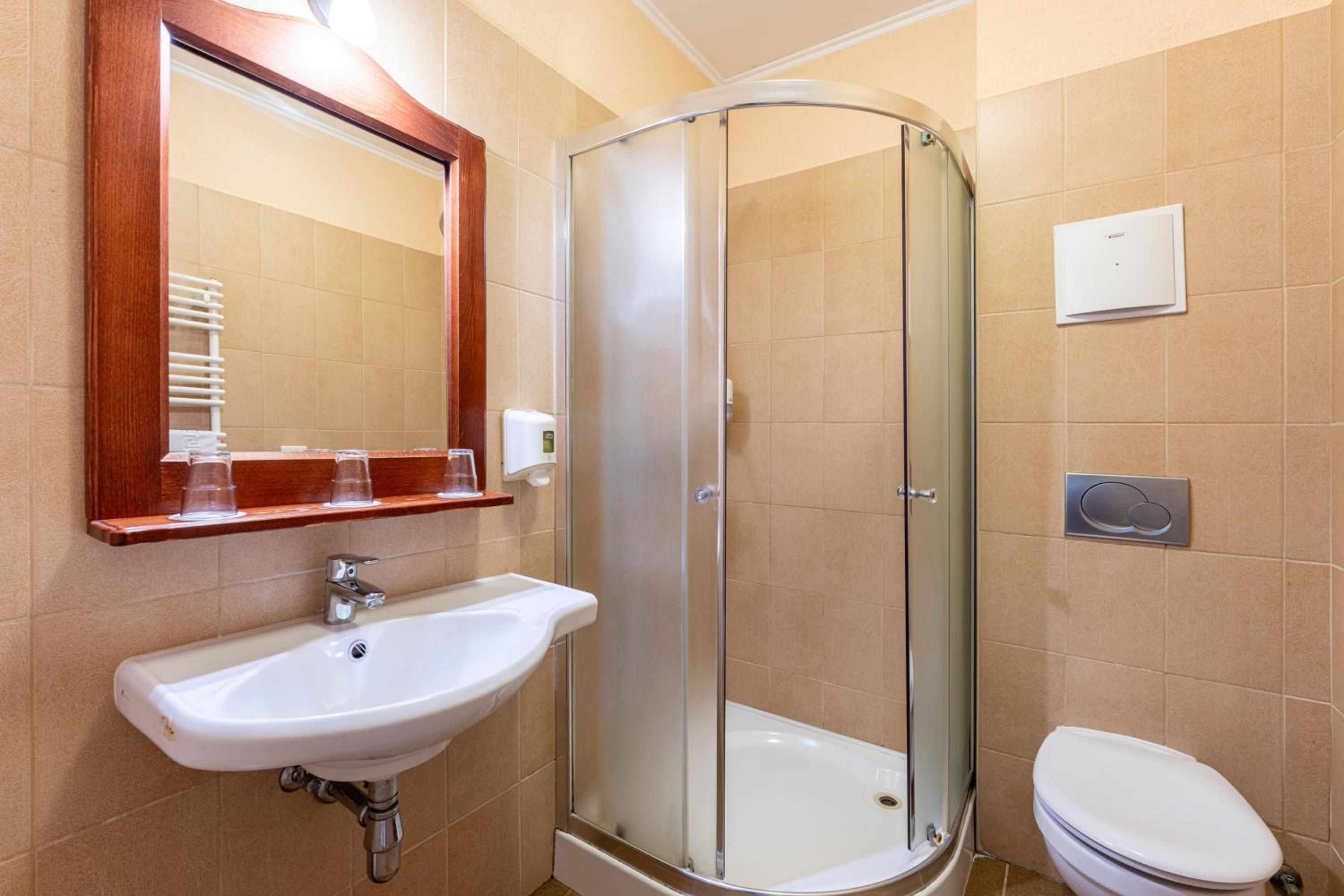 Standard Triple Room photo 2