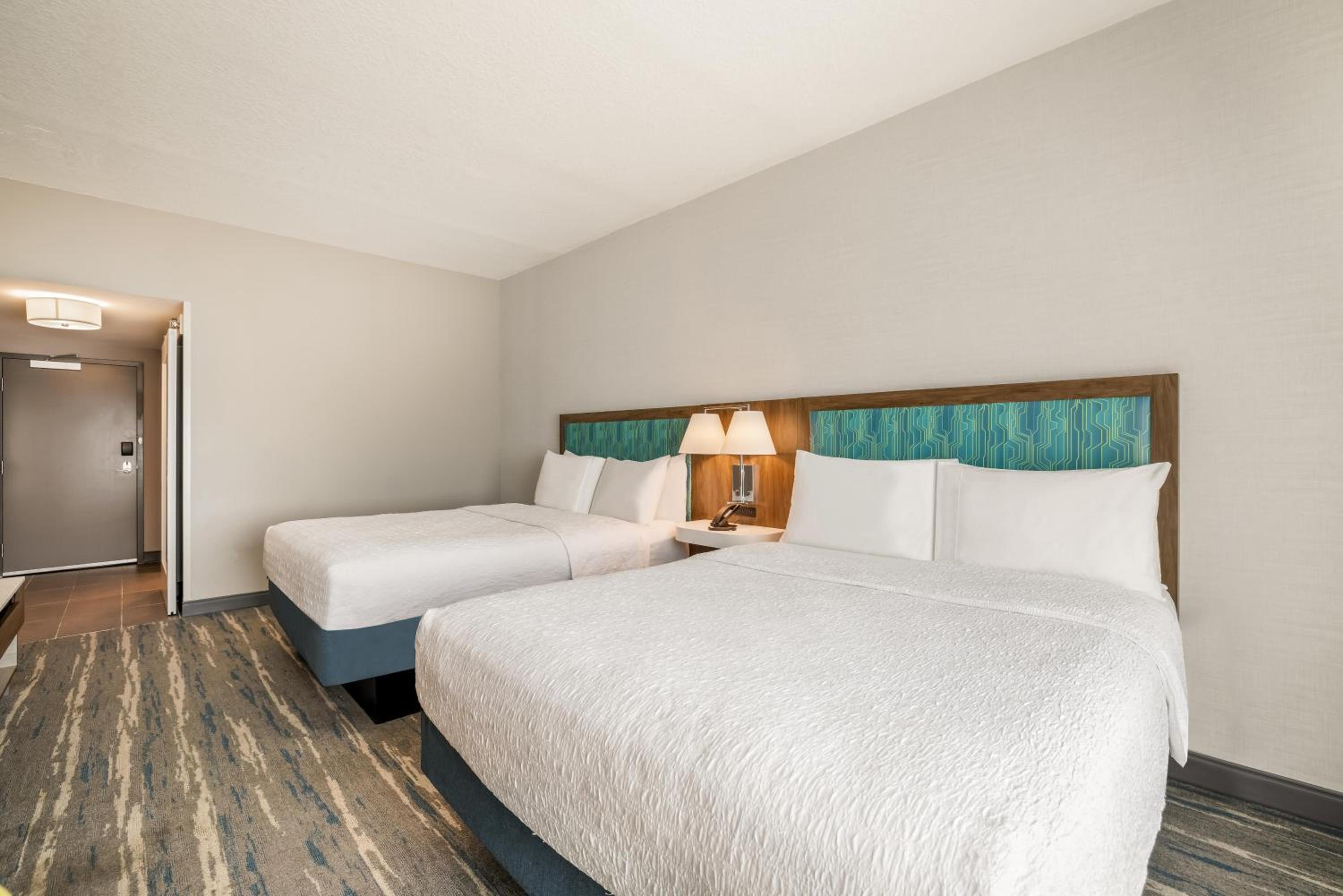 Queen Room with Two Queen Beds - Hearing Access - Photo 4
