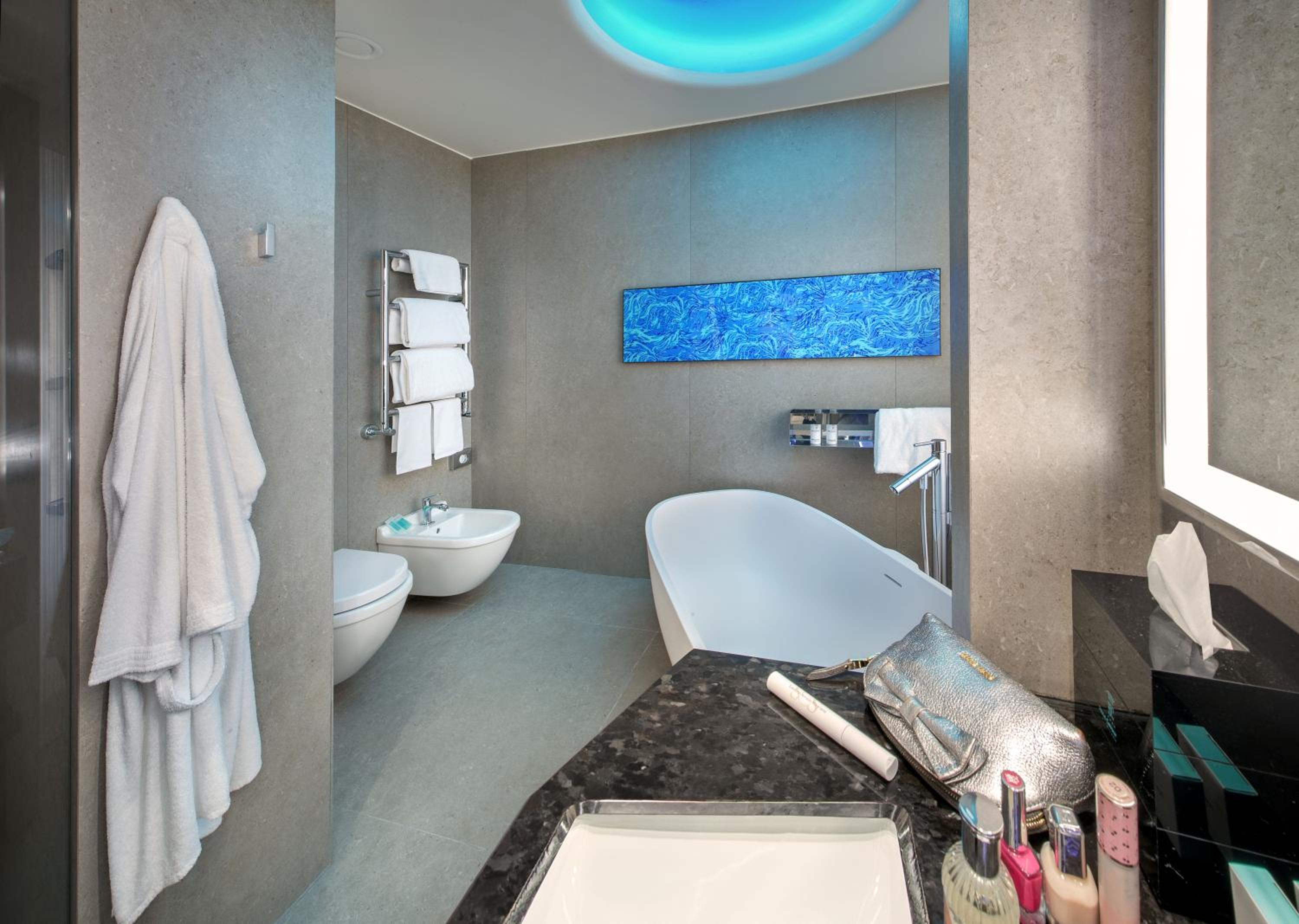 Deluxe Double or Twin Room ACCESS AREA WELLNESS thumbnail 5