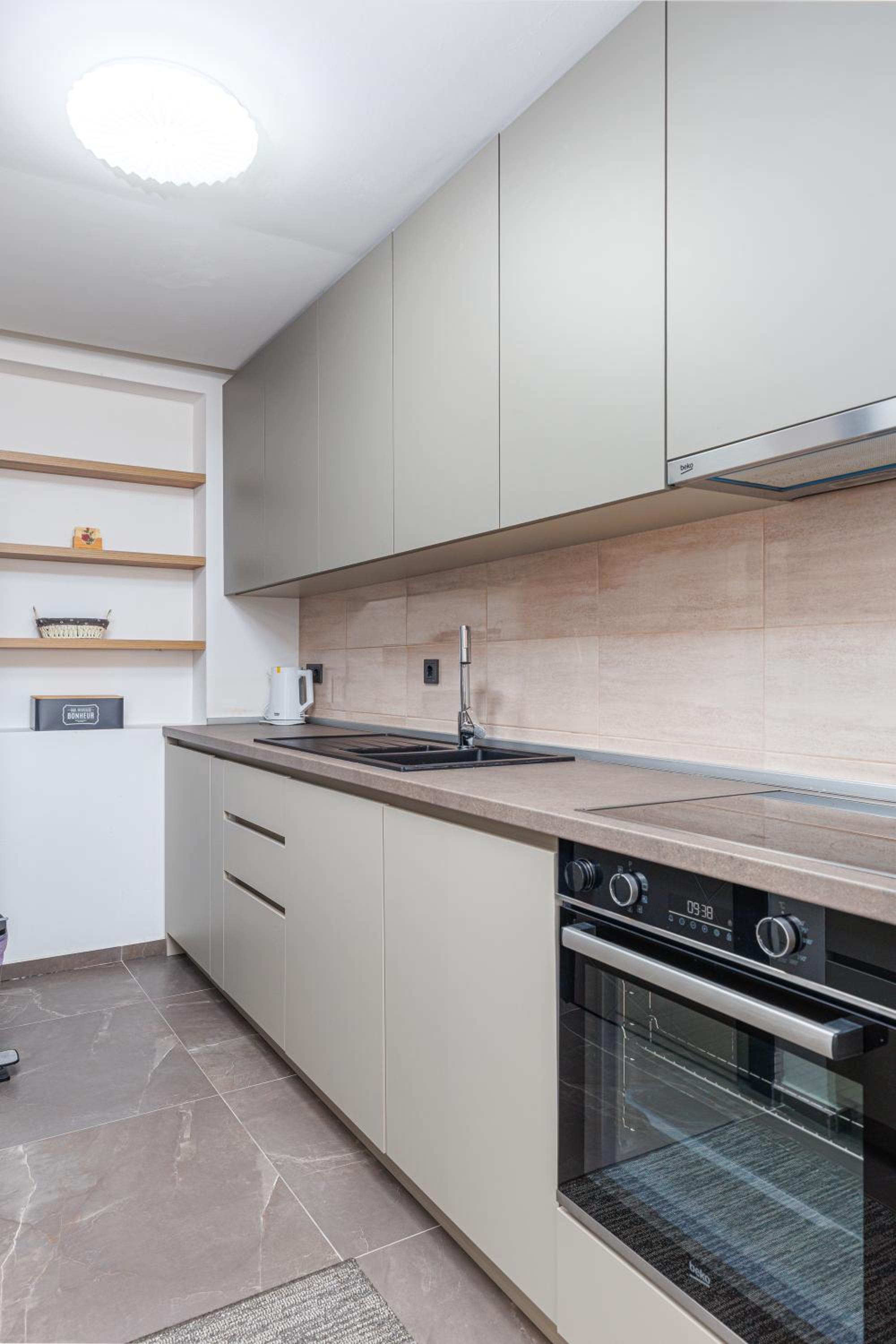 Two-Bedroom Apartment with Terrace and Sea View photo 2