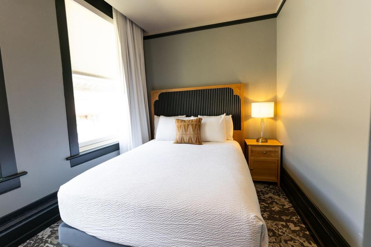 Standard Suite