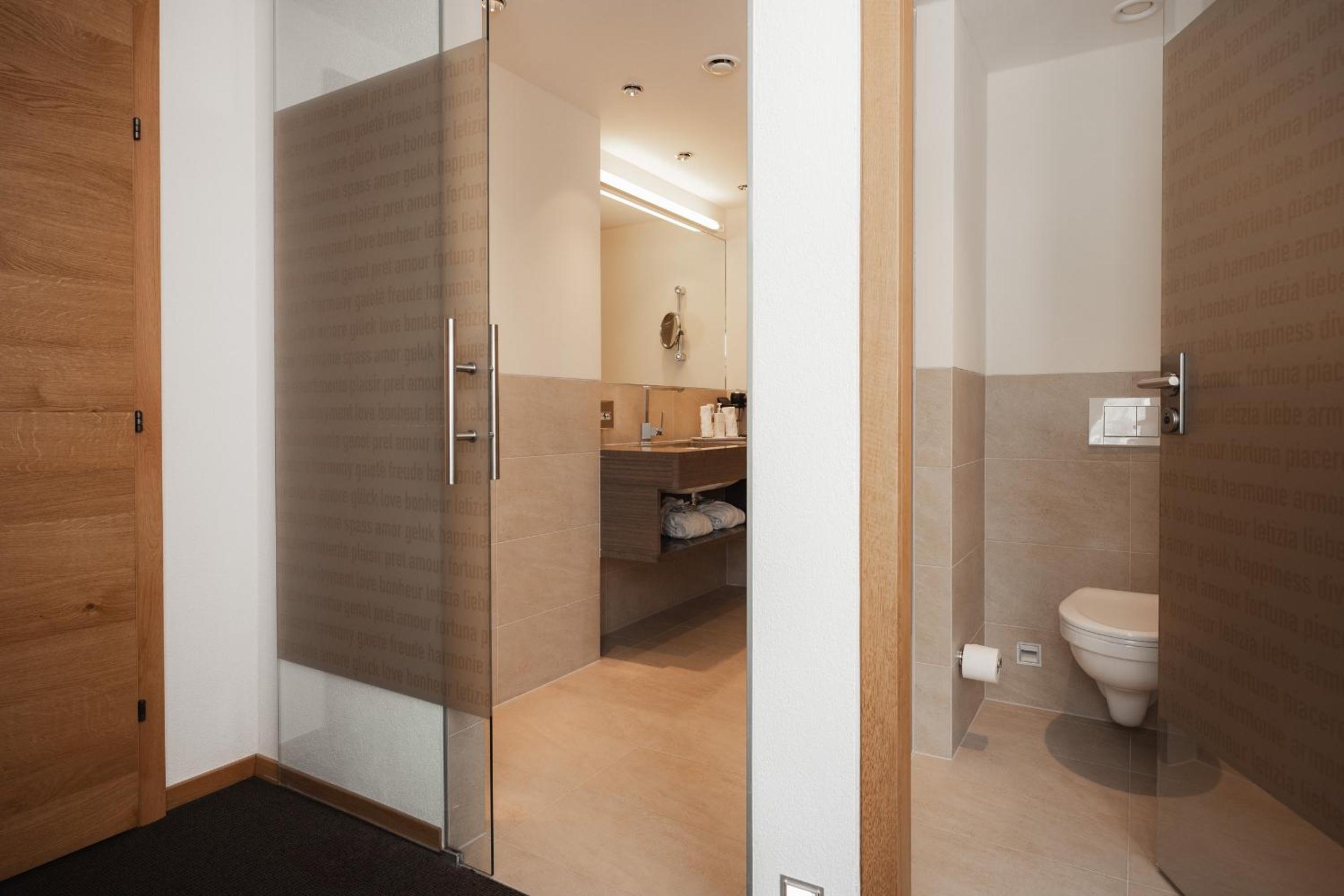 Suite with Mountain View