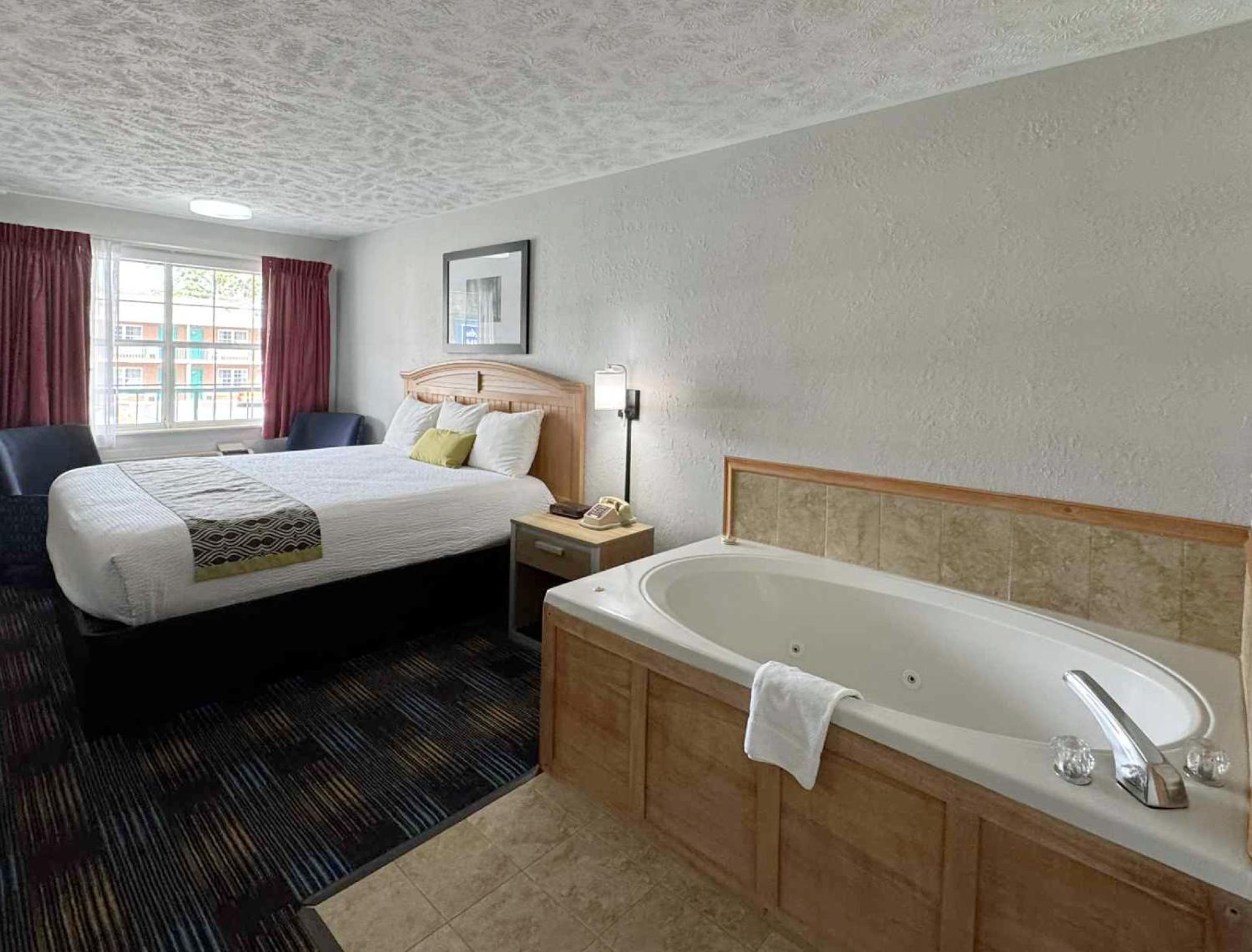 King Suite with Spa Bath photo 1