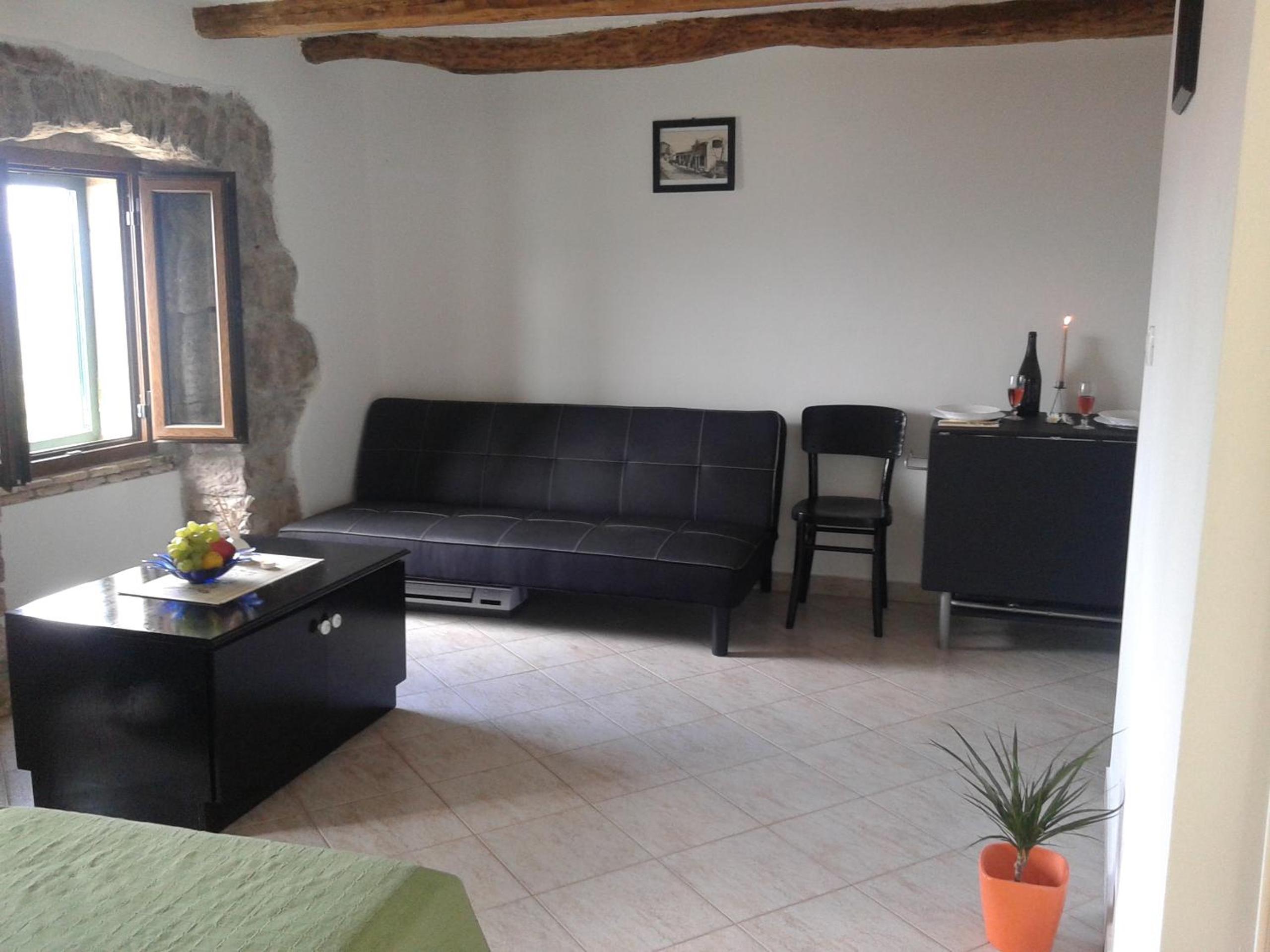 Studio Apartment photo 1