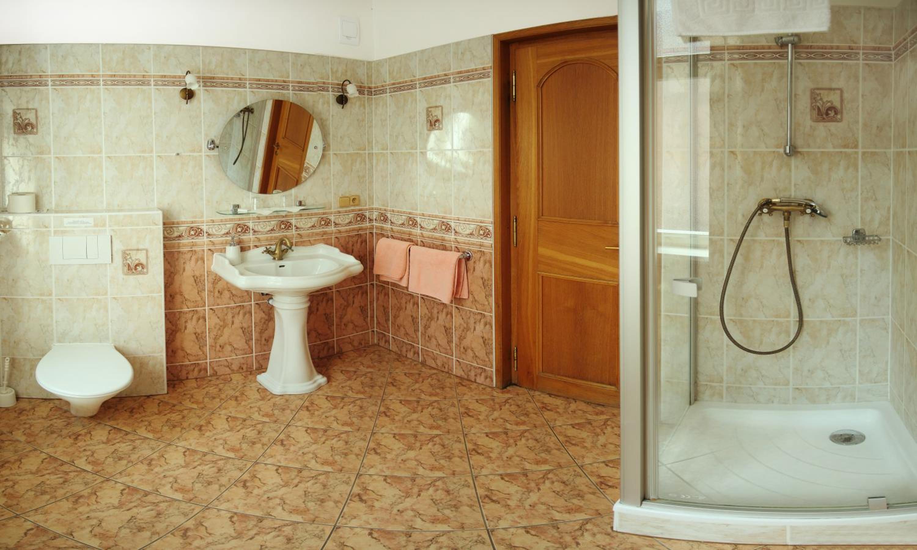 Twin Room with Bathroom - Photo 7