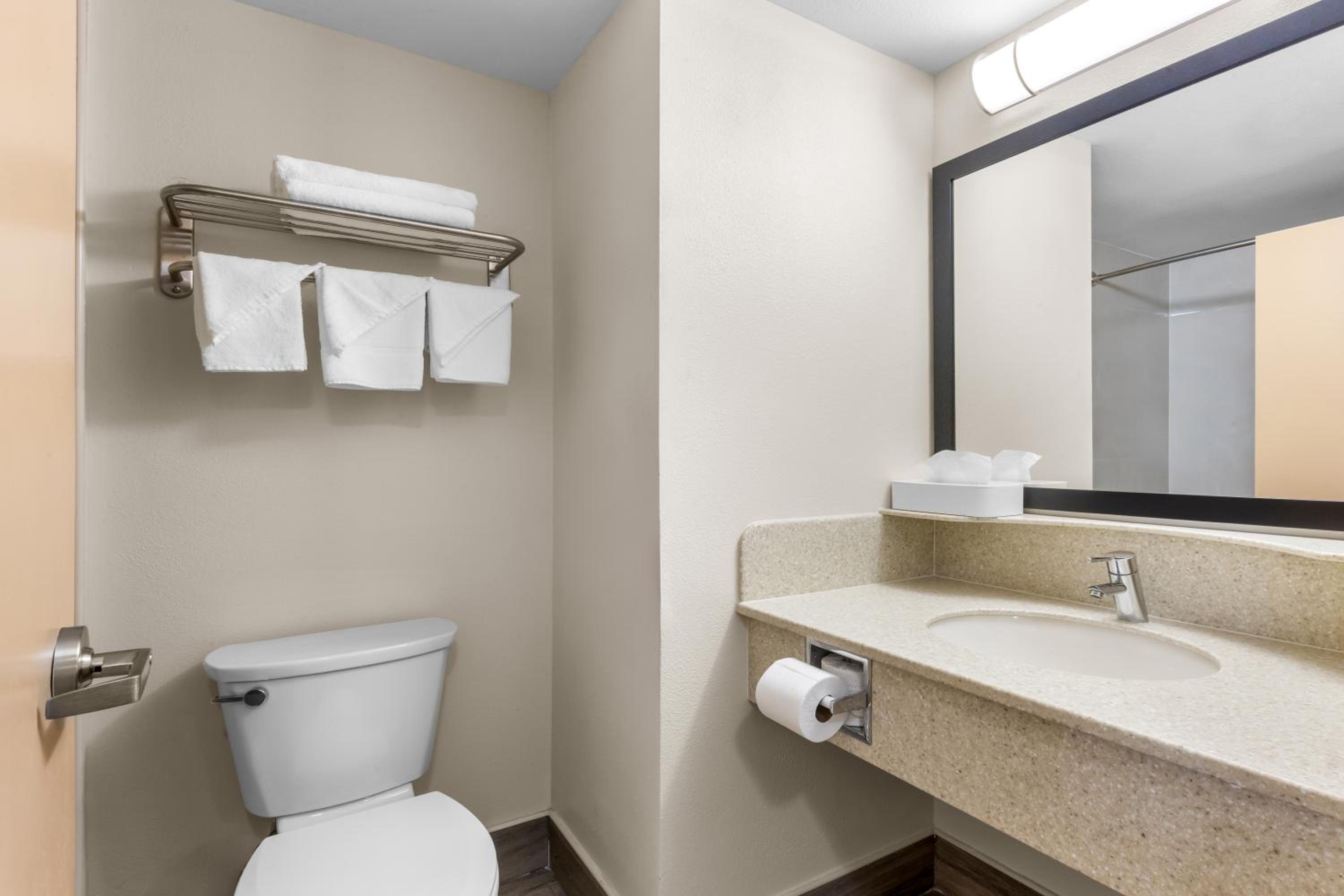 Deluxe King Room - Photo 1