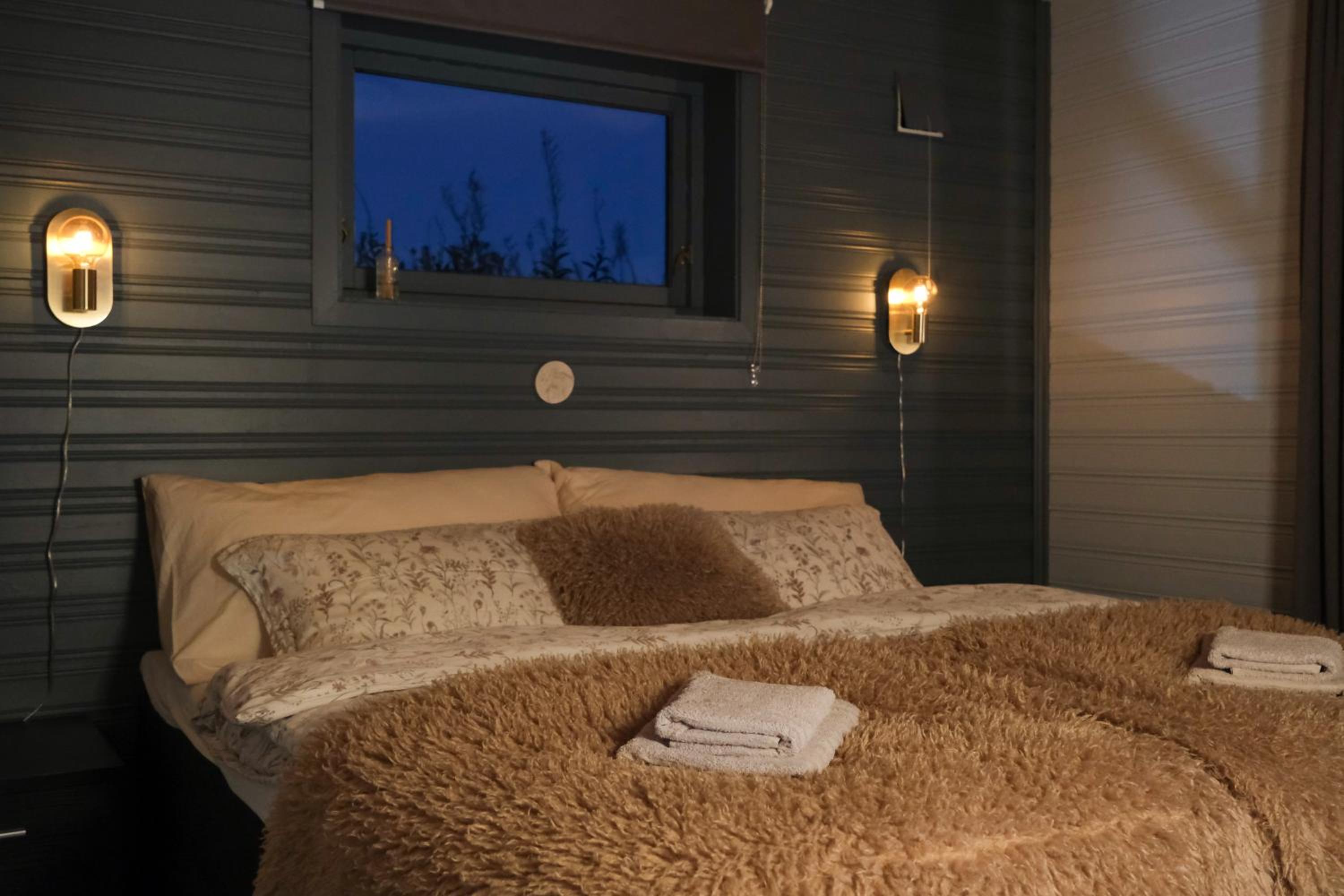 Large Double or Twin Room photo 1
