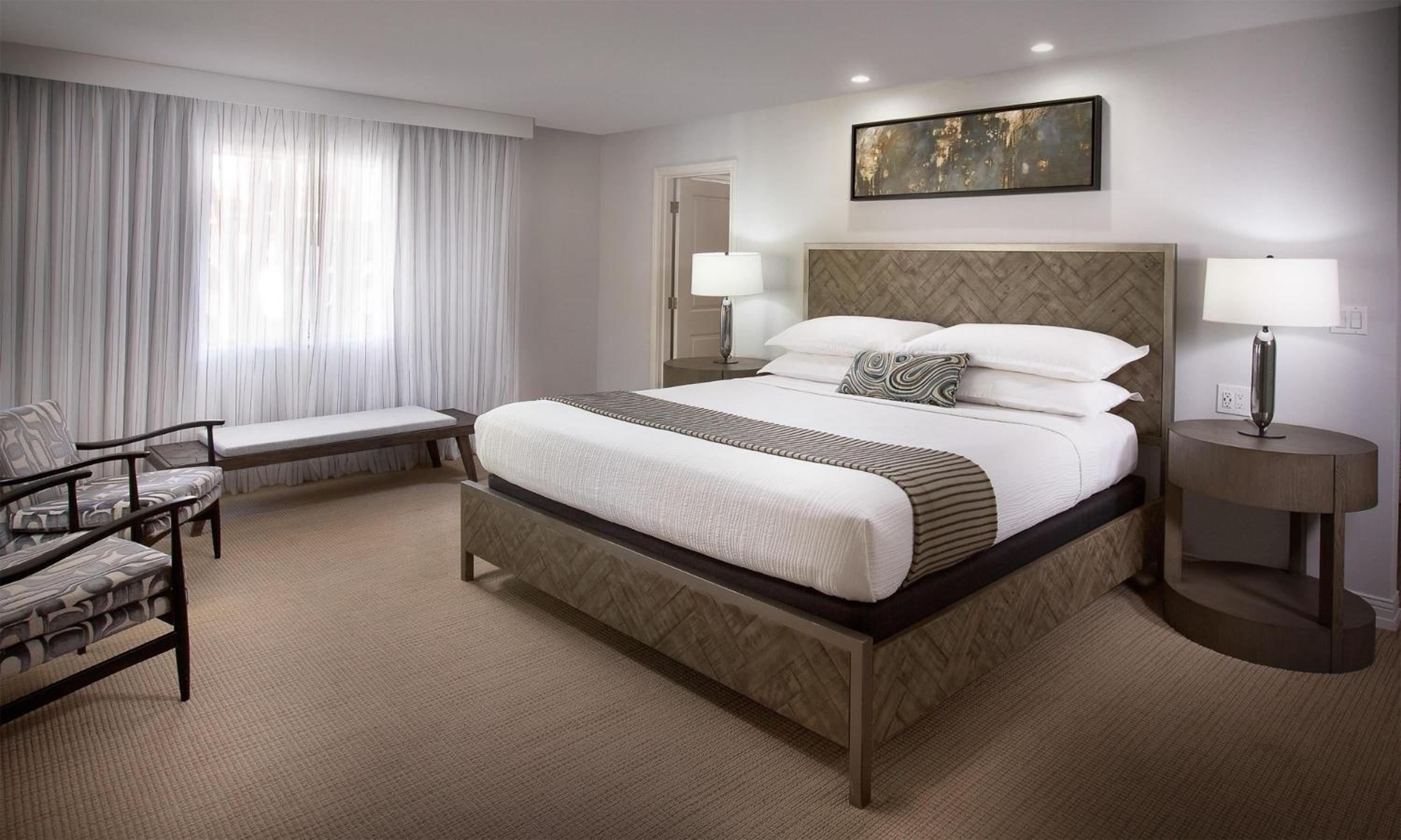 Three-Bedroom Suite - Photo 2