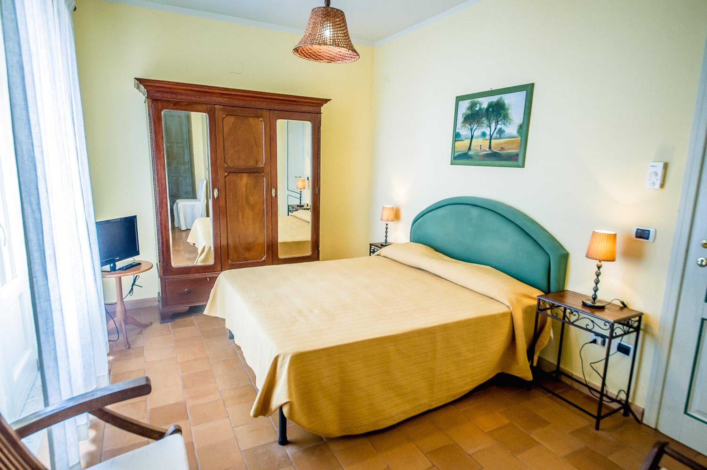Two Connecting Rooms with Terrace photo 3