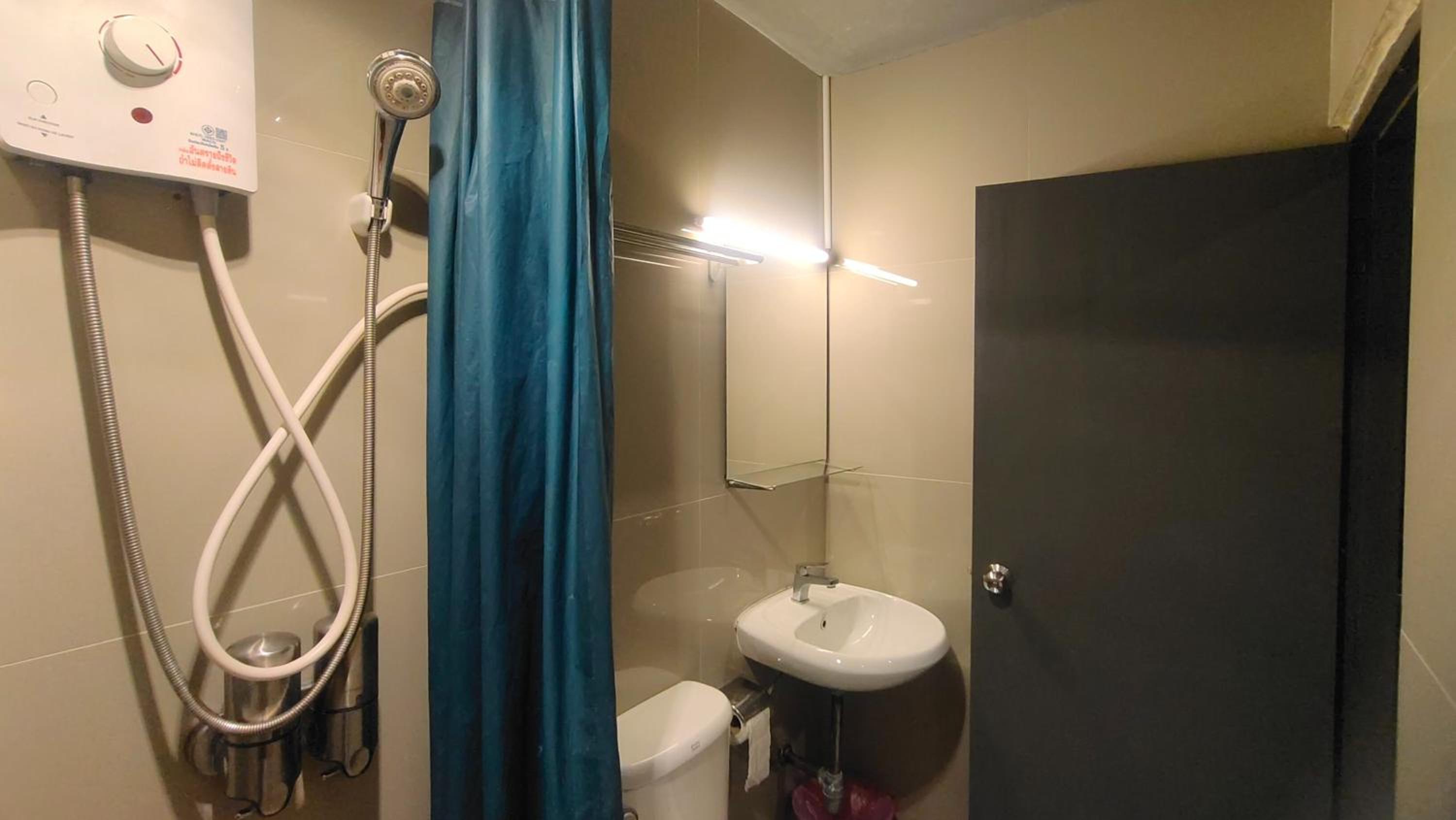 Twin Room with City View photo 2