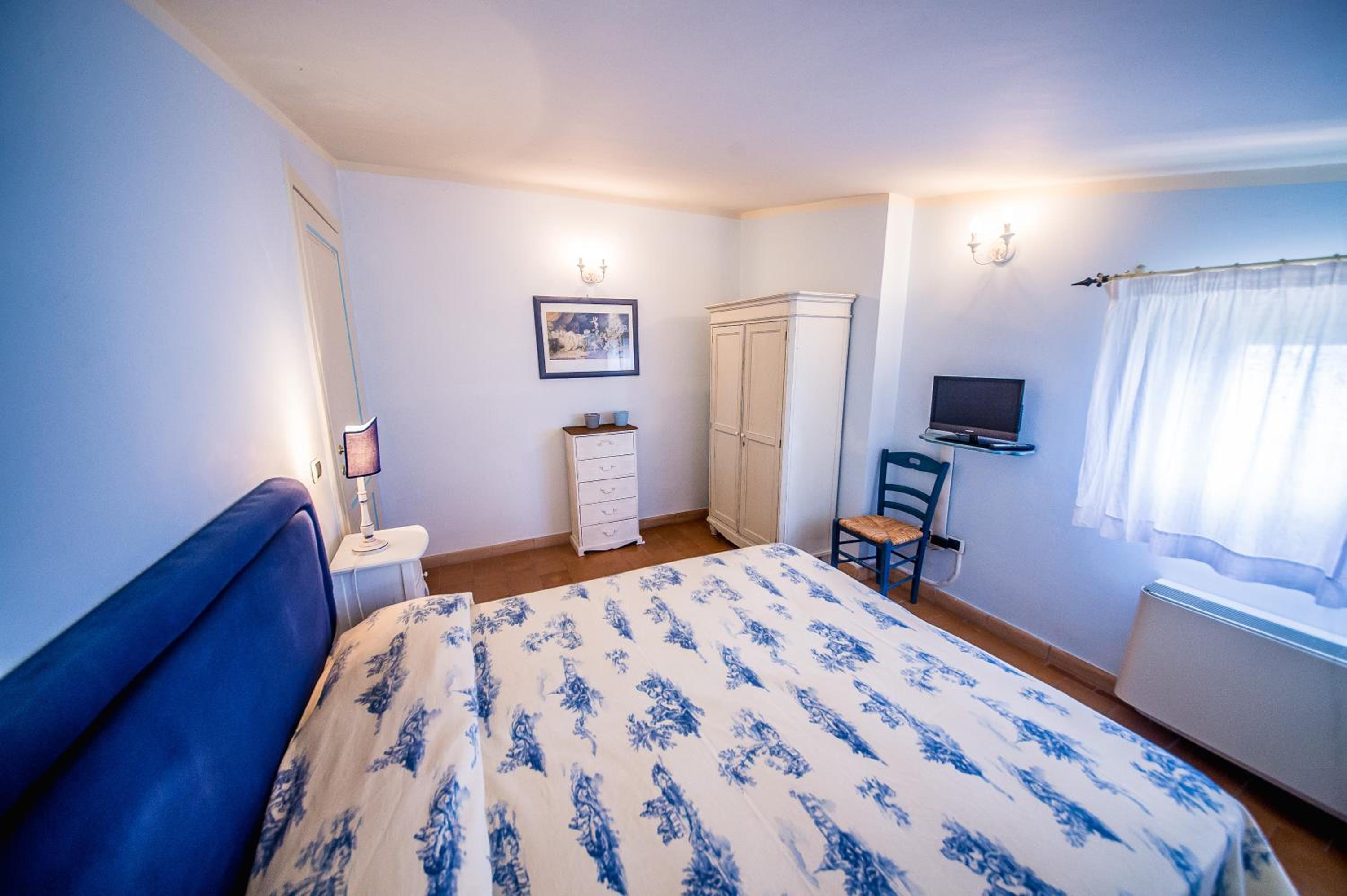Small Double Room photo 2