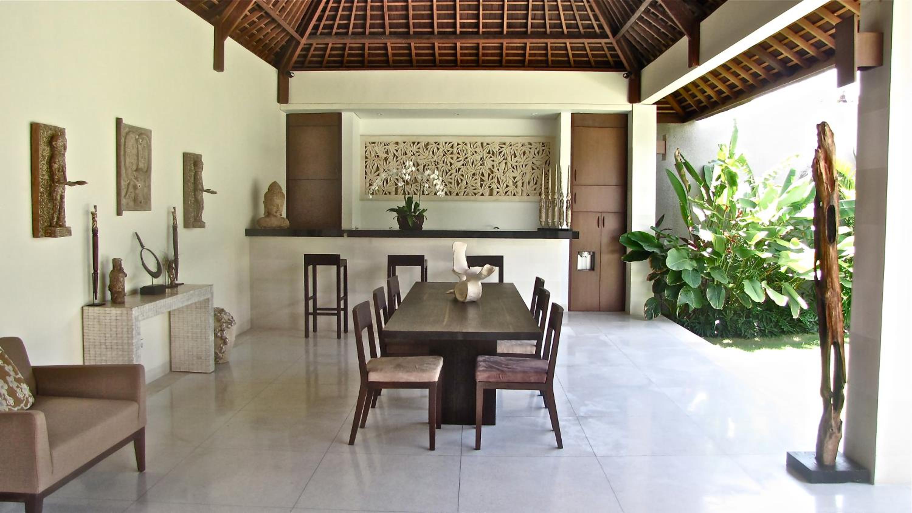 Four-Bedroom Villa with Private Pool and Fully Equipped Kitchenette - Photo 10