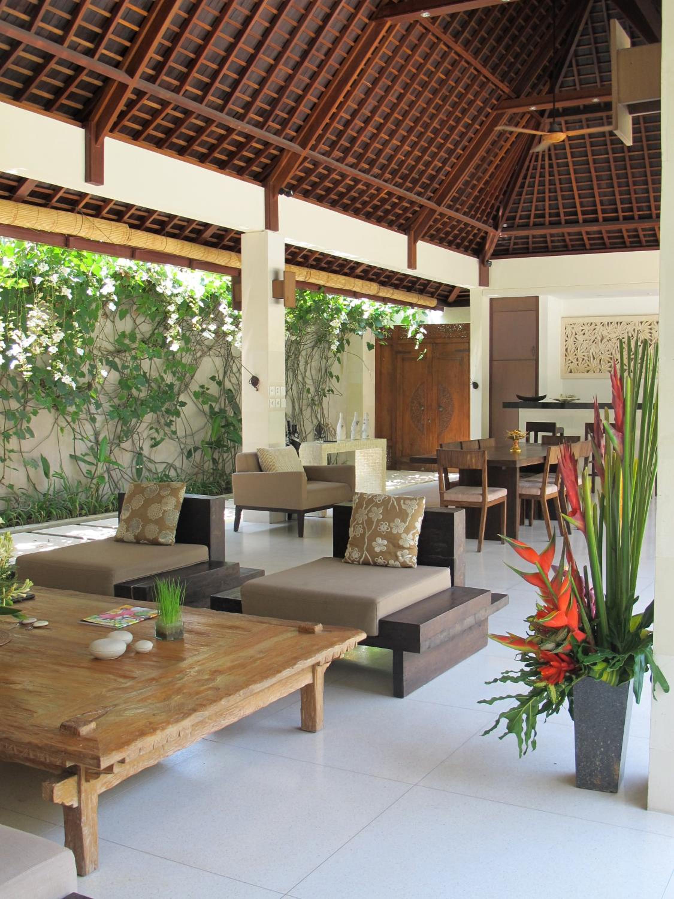 Four-Bedroom Villa with Private Pool and Fully Equipped Kitchenette - Photo 9