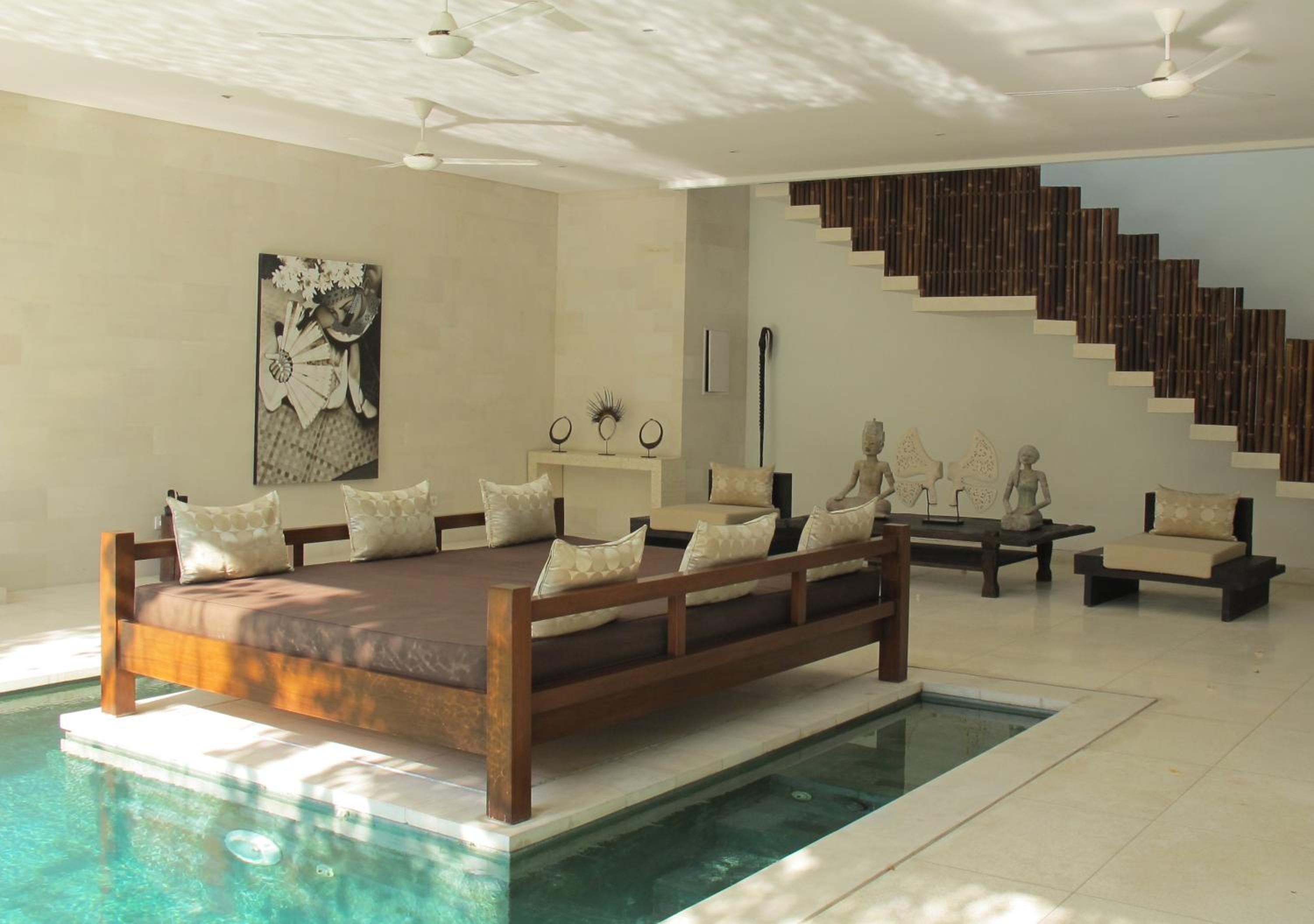 Four-Bedroom Villa with Private Pool and Fully Equipped Kitchenette - Photo 2
