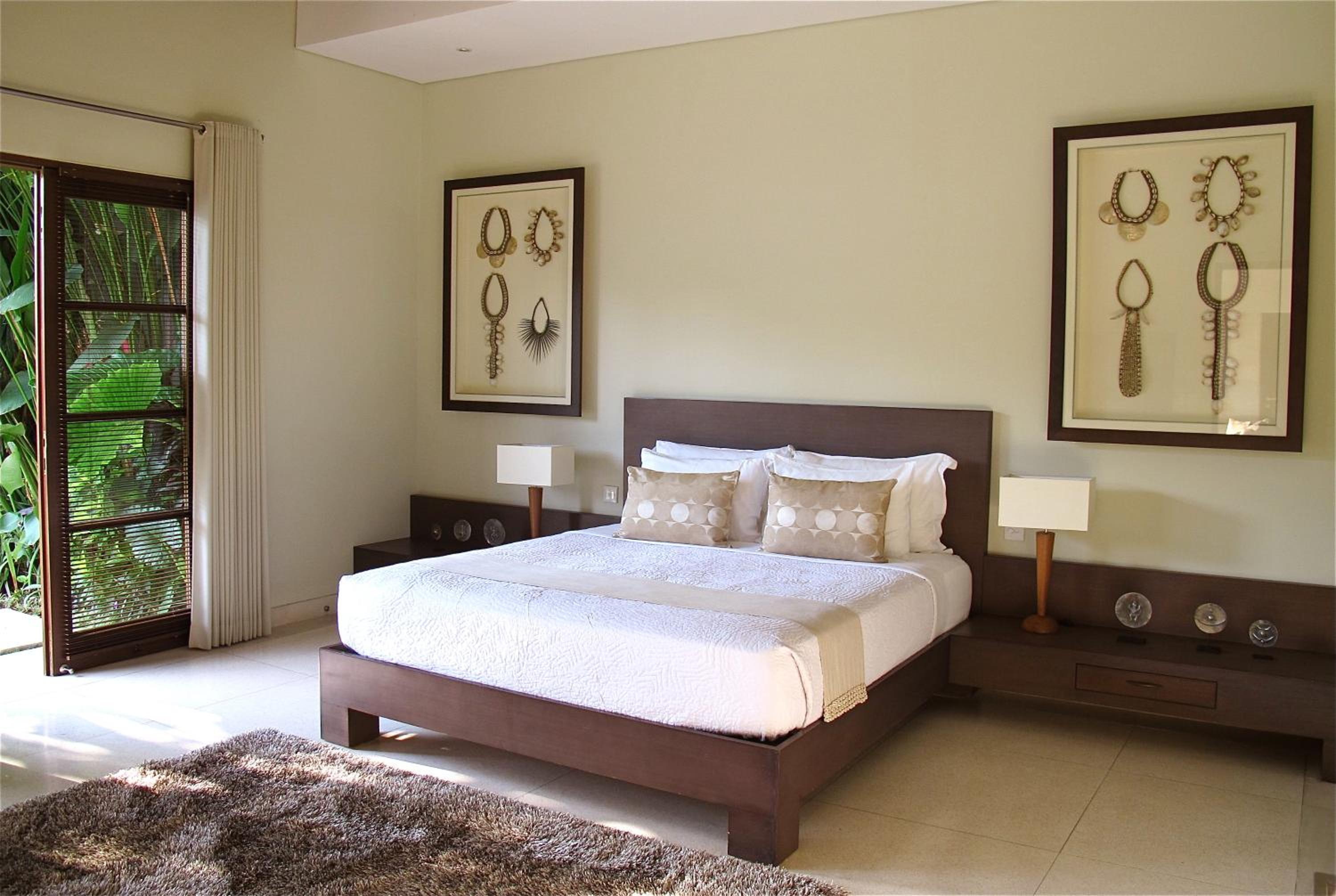 Four-Bedroom Villa with Private Pool and Fully Equipped Kitchenette - Photo 1