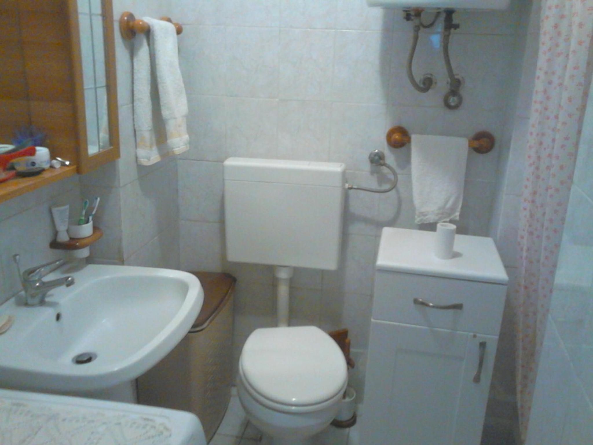 Apartment with Balcony - Photo 3