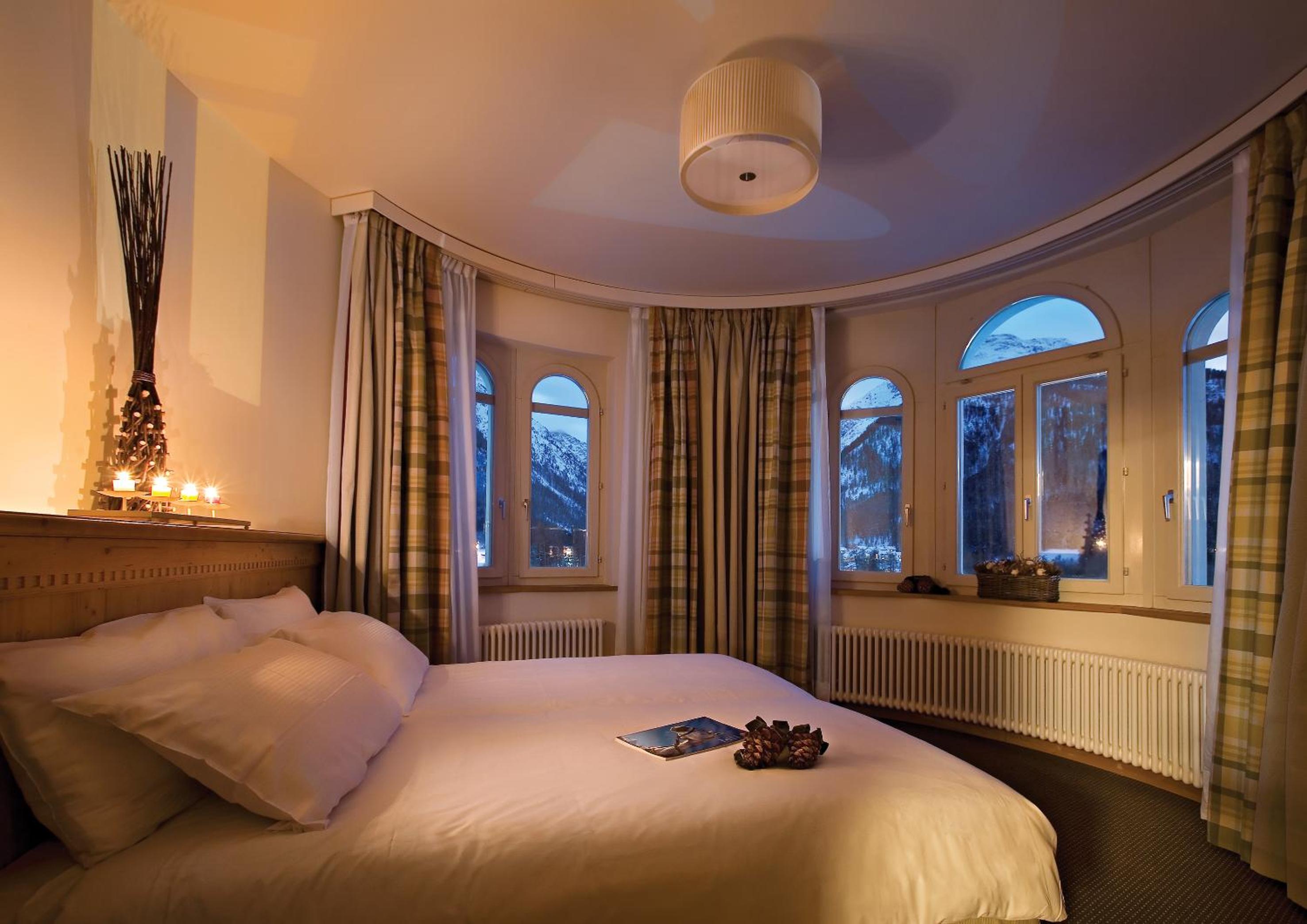 Suite with Panoramic Mountain View and Spa Access - Photo 12