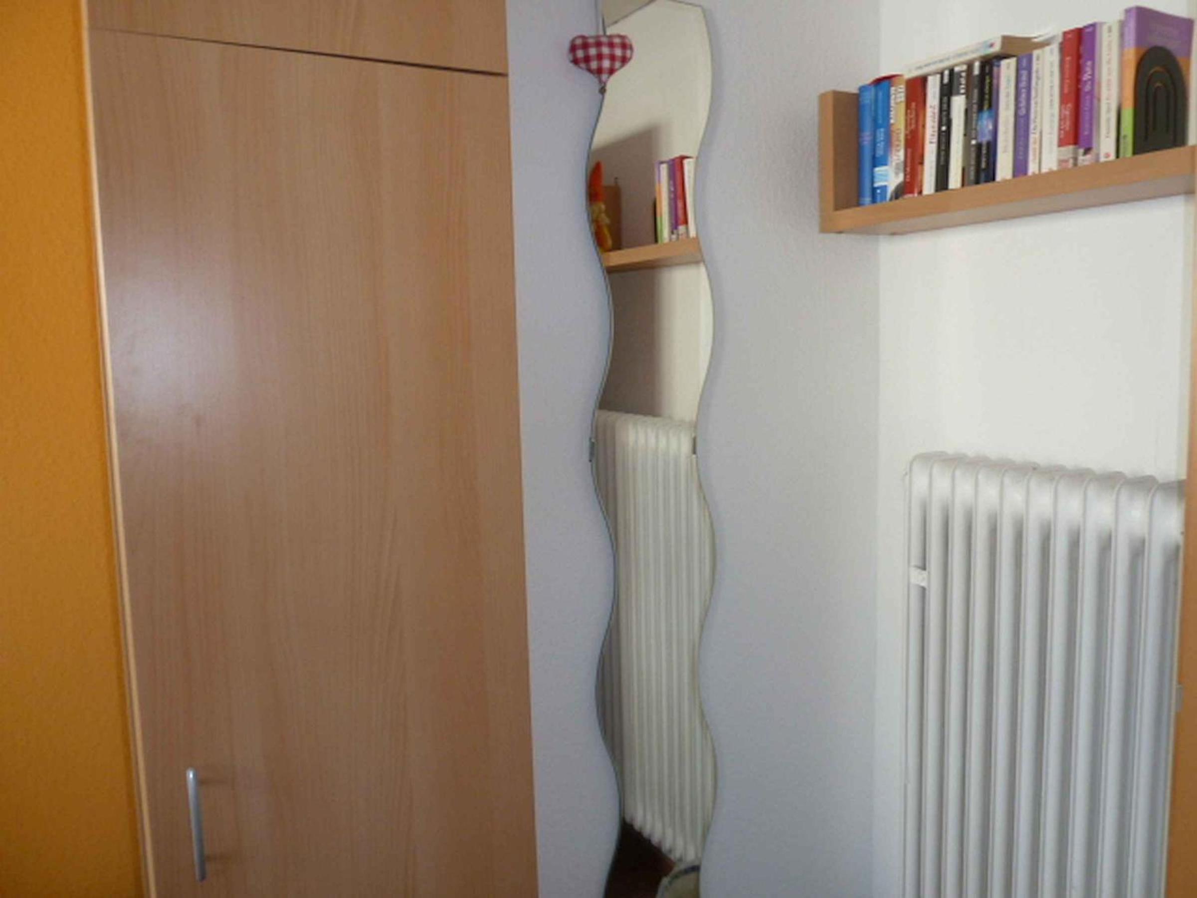 Single Room with Shared Bathroom photo 2