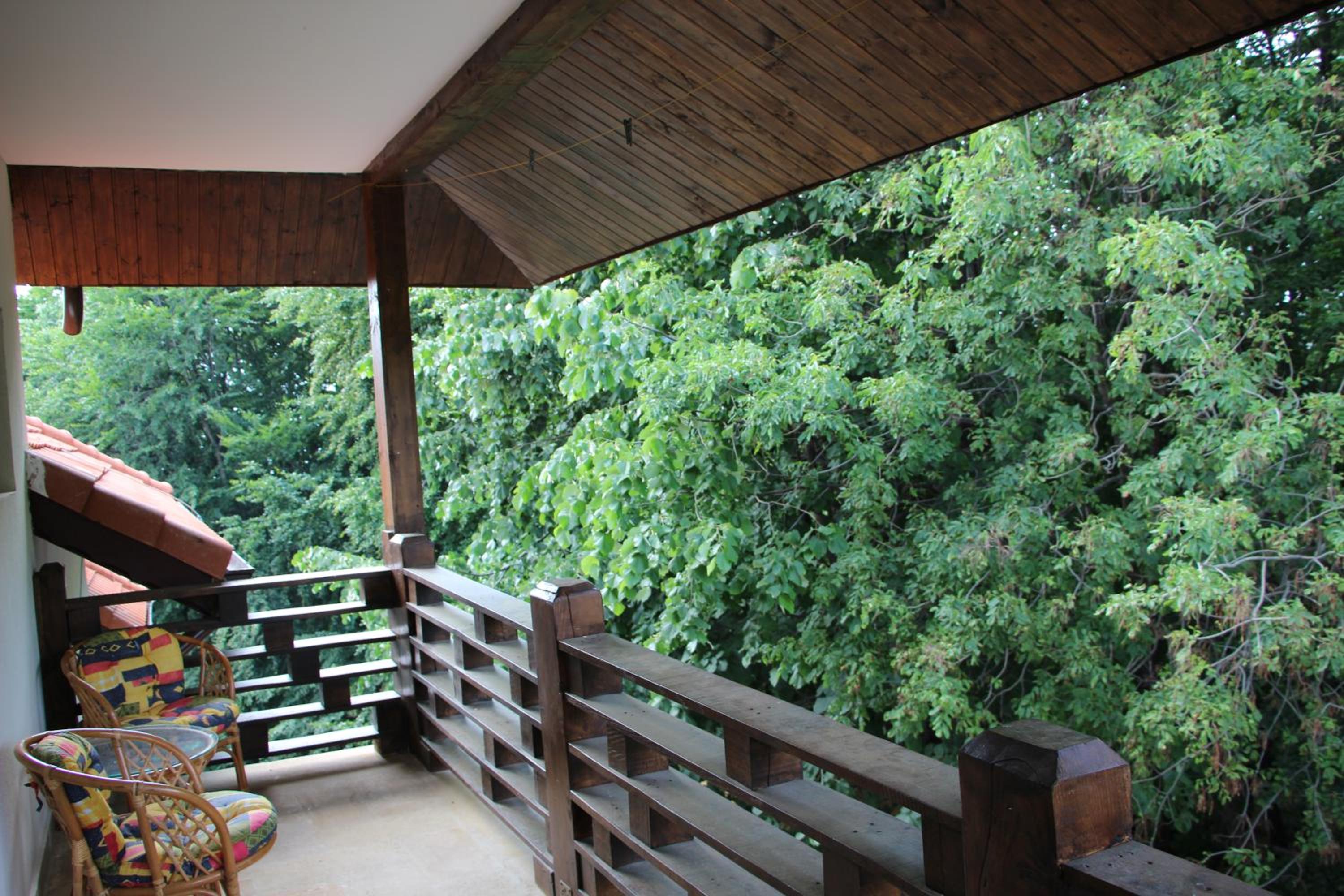 Apartment with Balcony - Photo 8