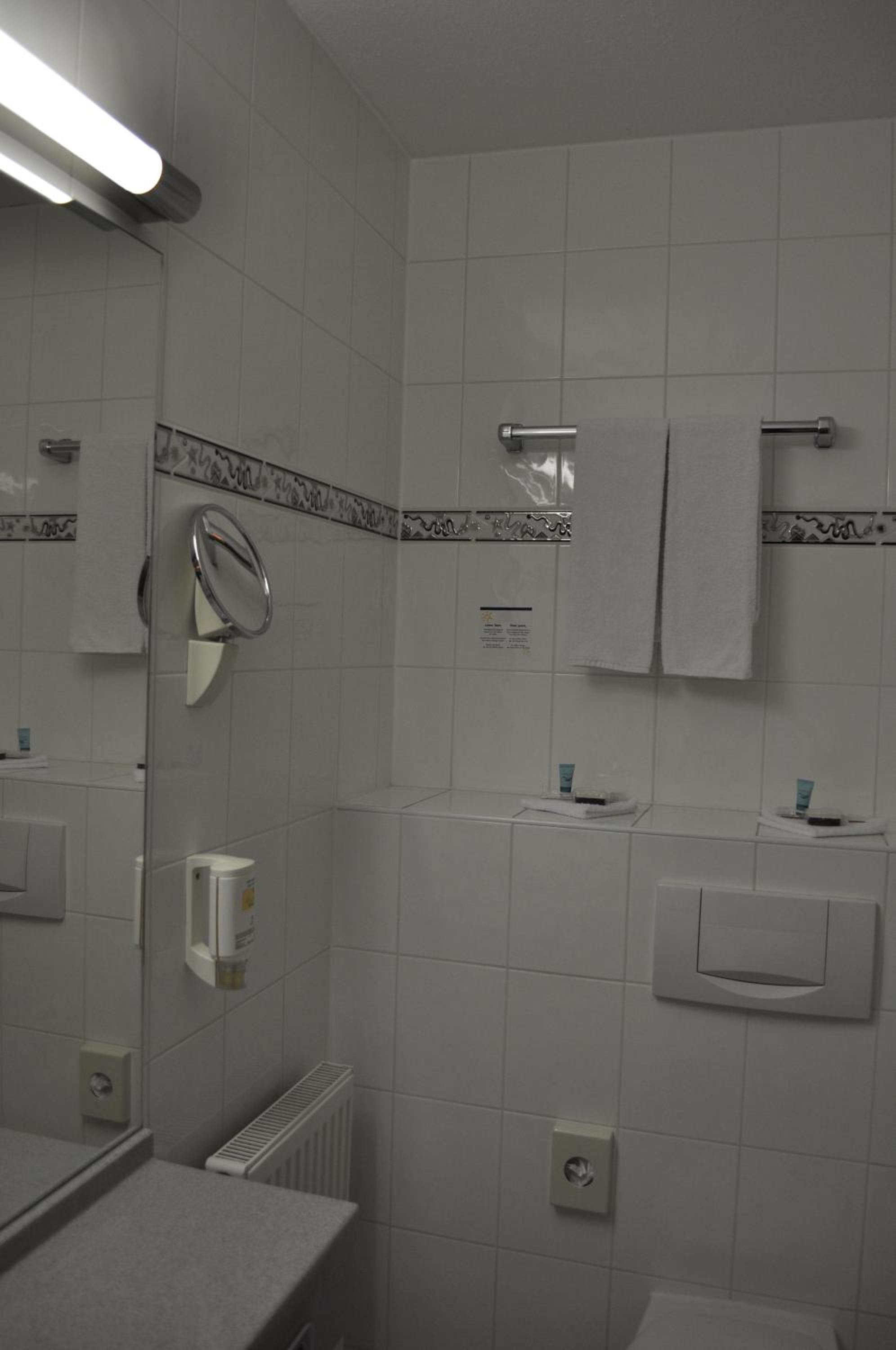 Double Room - Photo 5