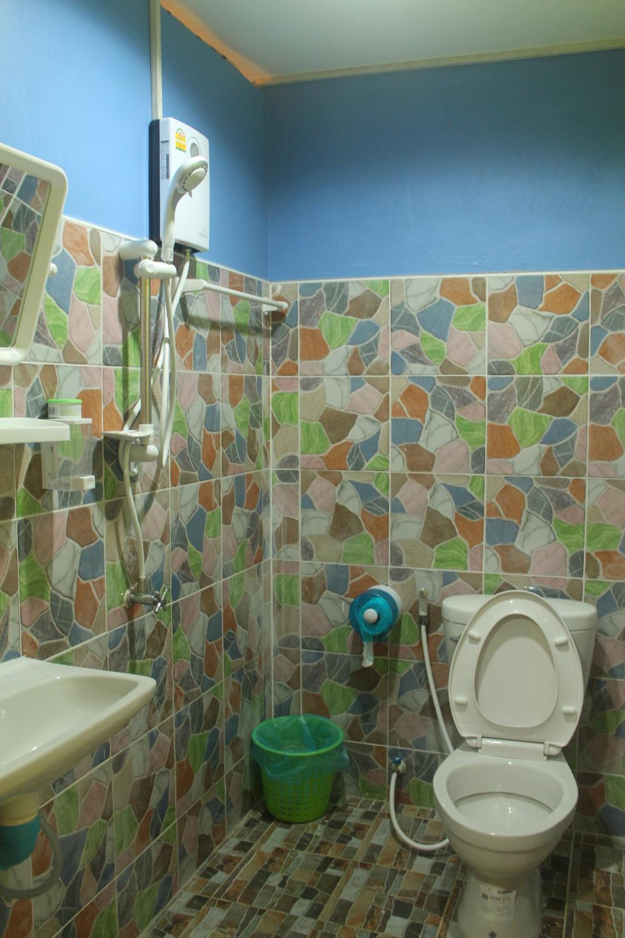 Deluxe King Room - Photo 3