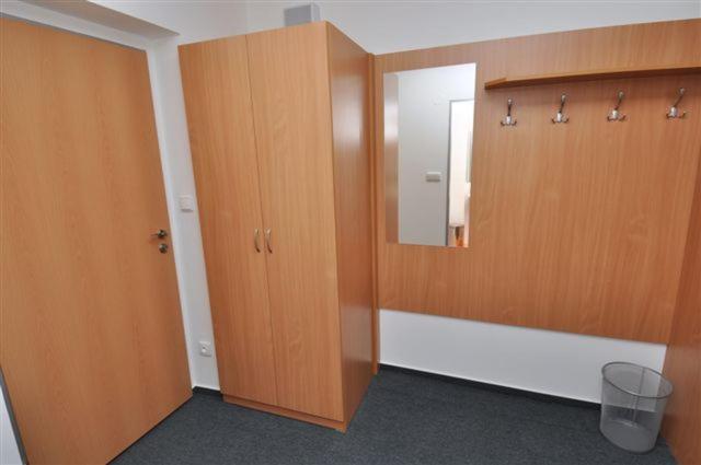 Standard Double or Twin Room - Photo 9