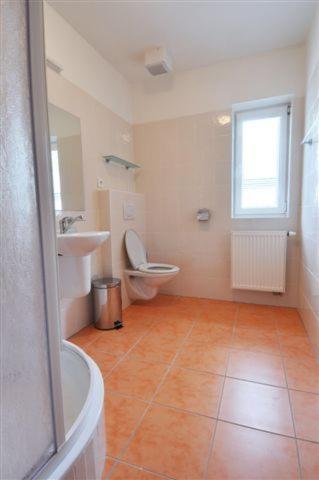 Standard Double or Twin Room - Photo 5