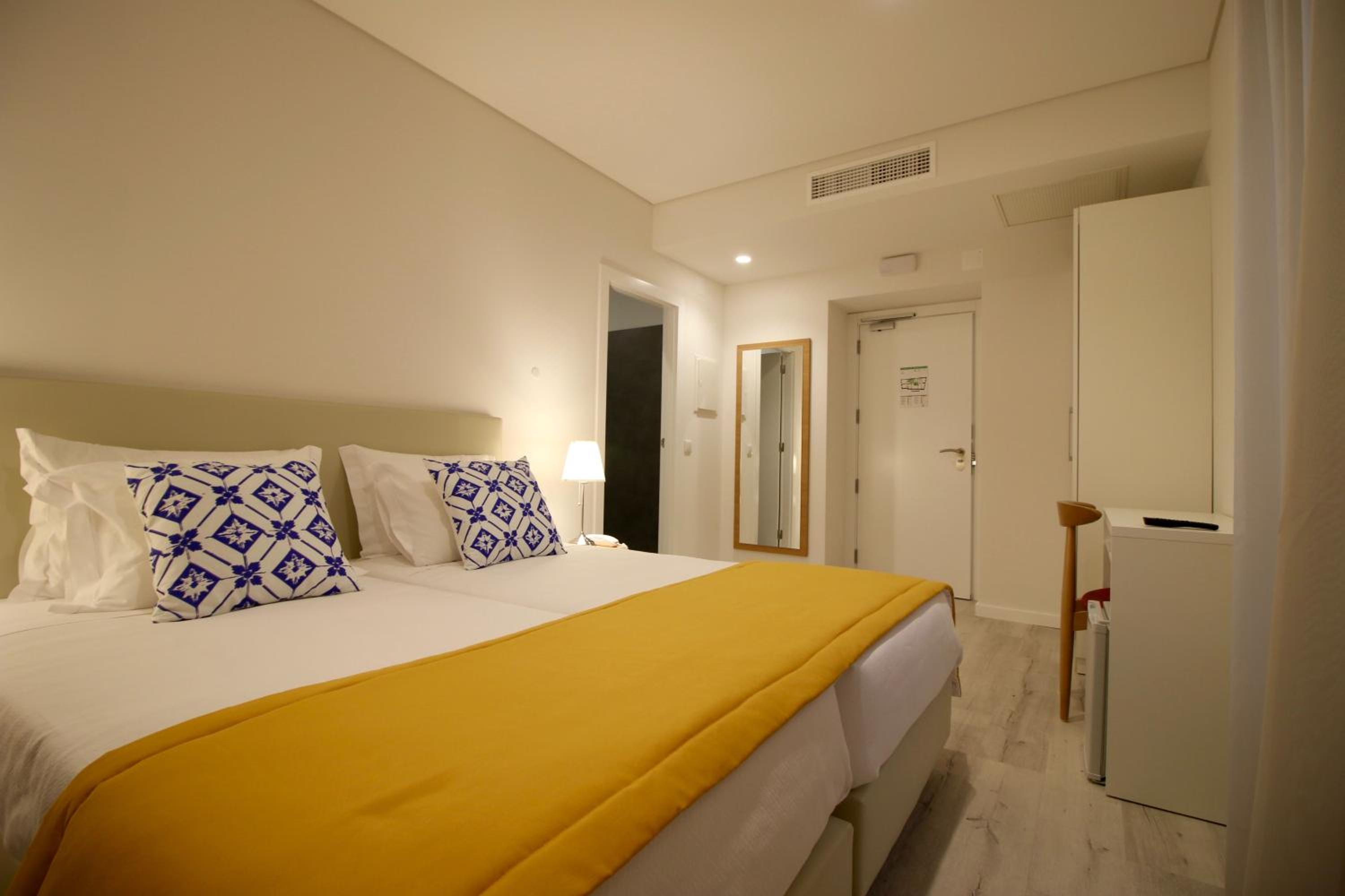Standard Double or Twin Room photo 3