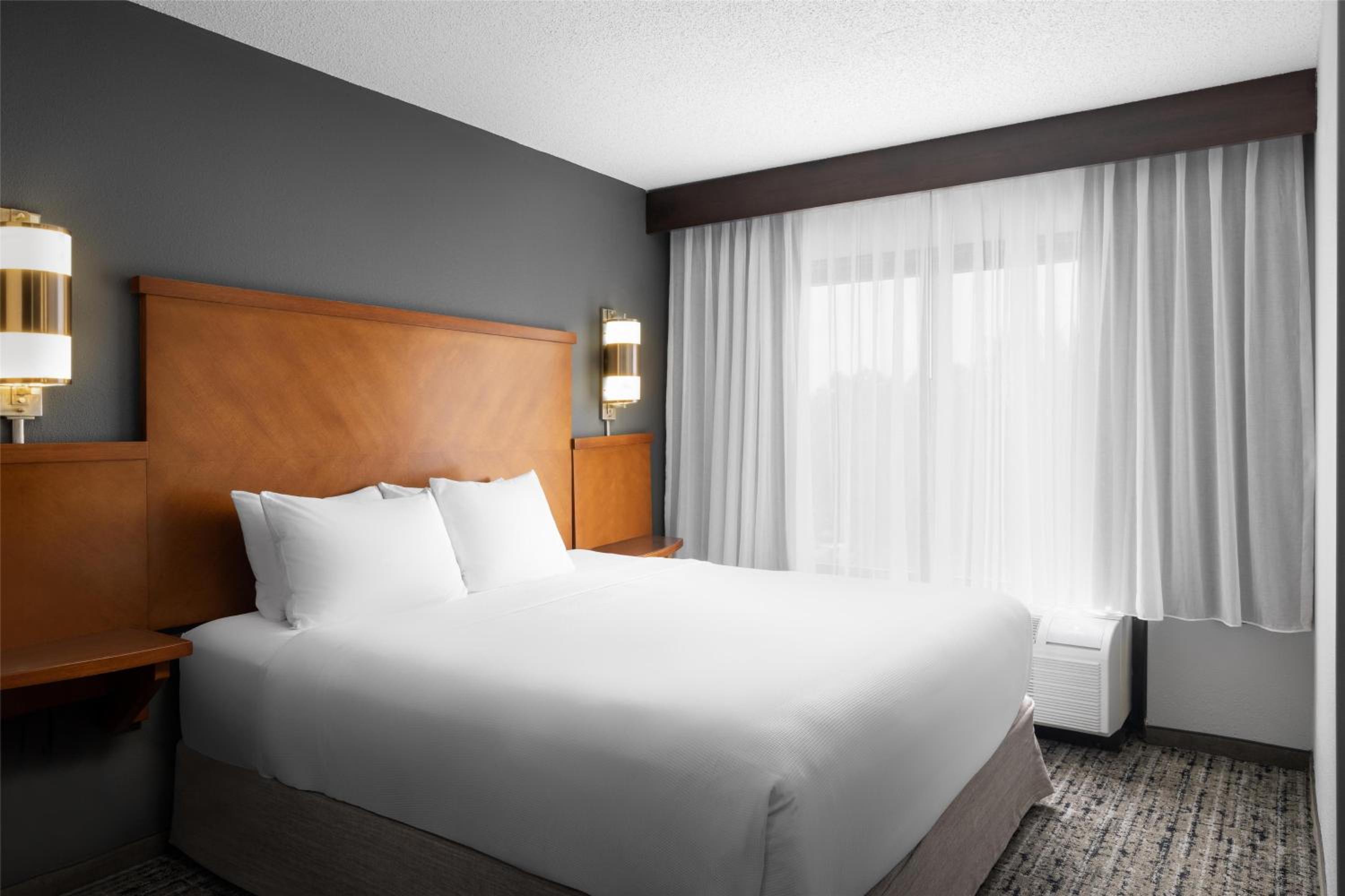 King Room with Sofa Bed - High Floor - Photo 3