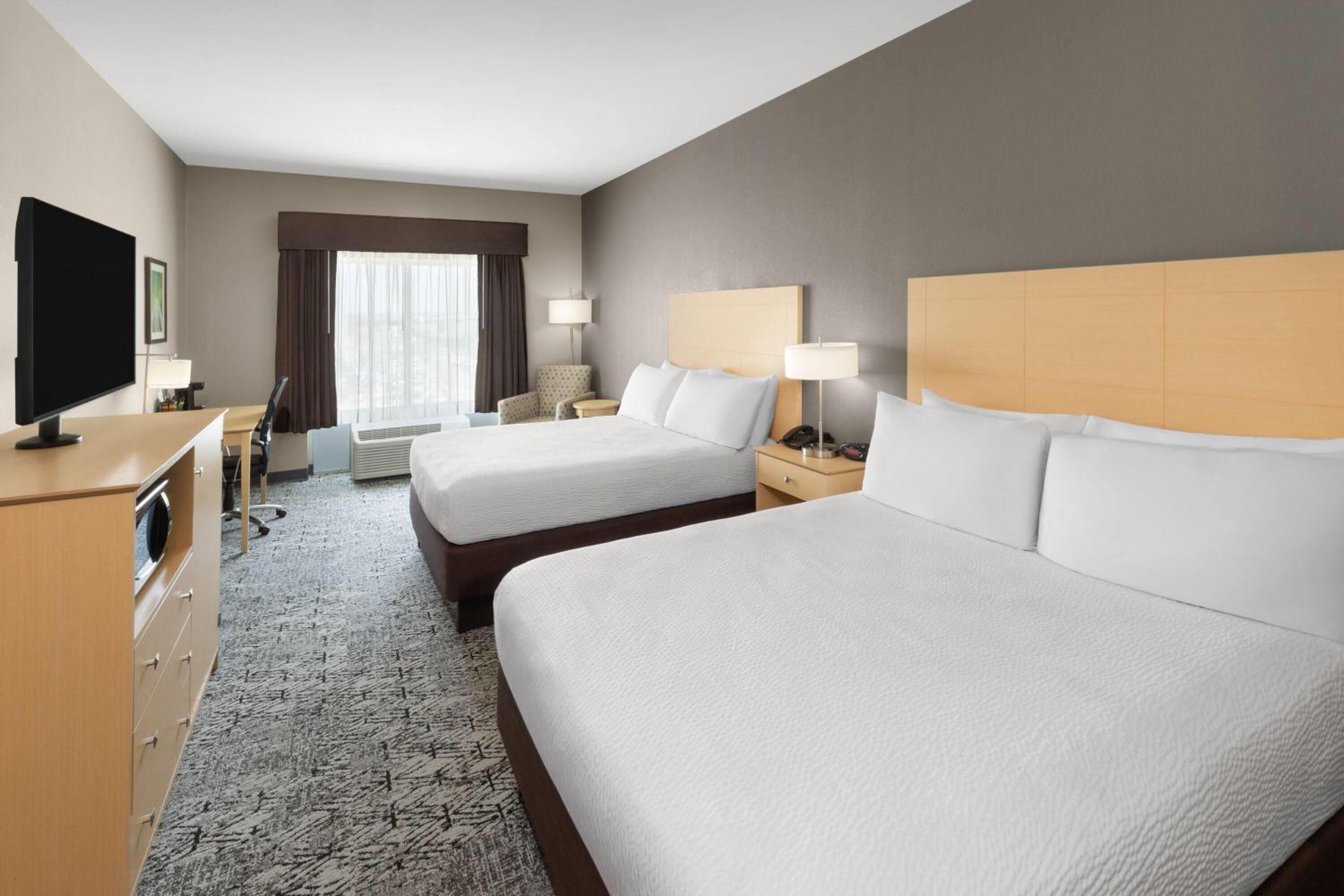 Queen Room with Two Queen Beds - Non-Smoking