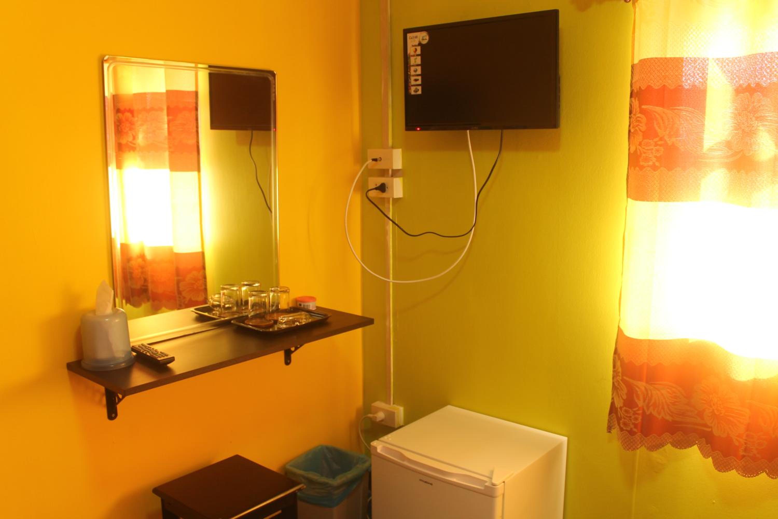 Deluxe King Room - Photo 4