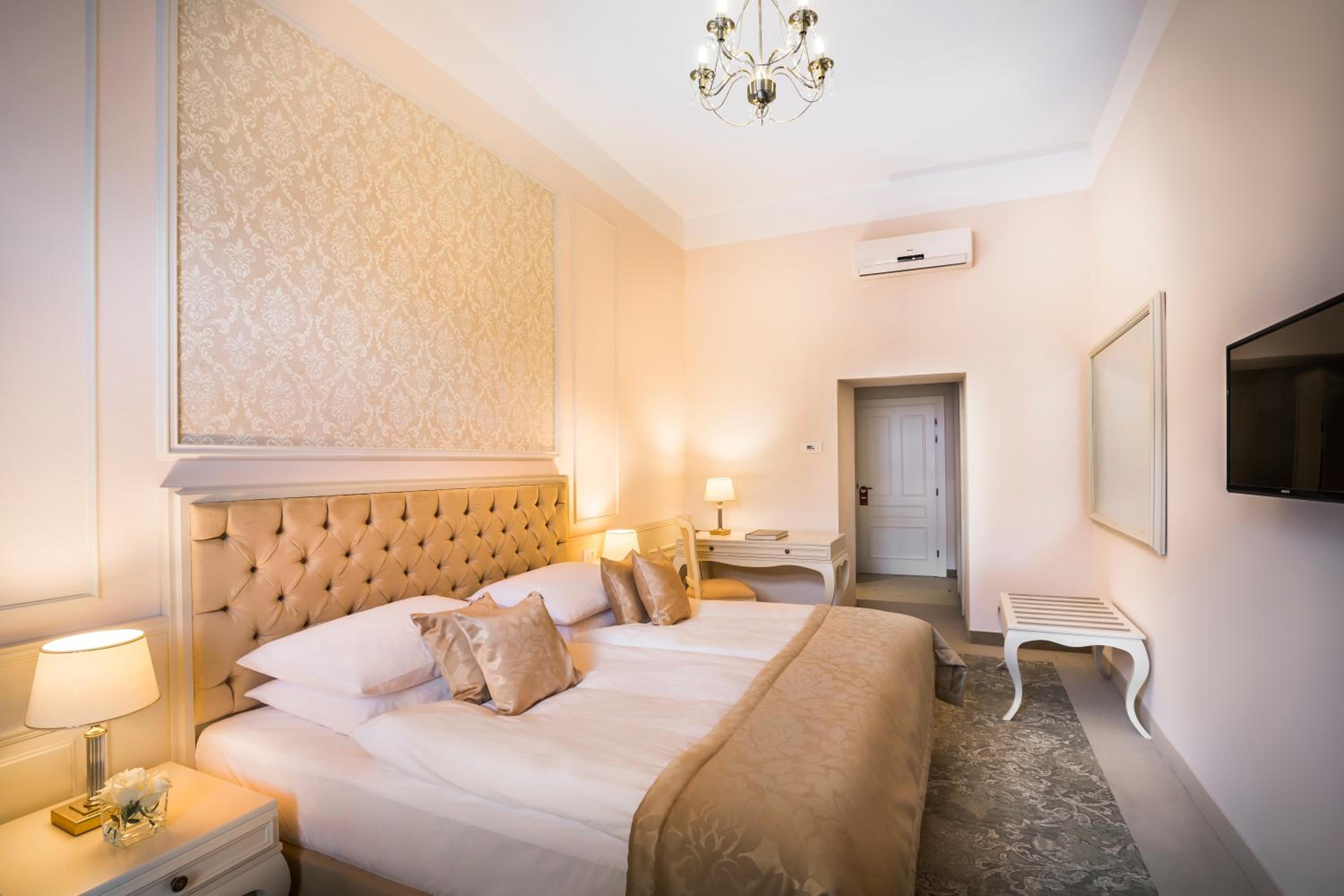 Superior Twin Room with Balcony