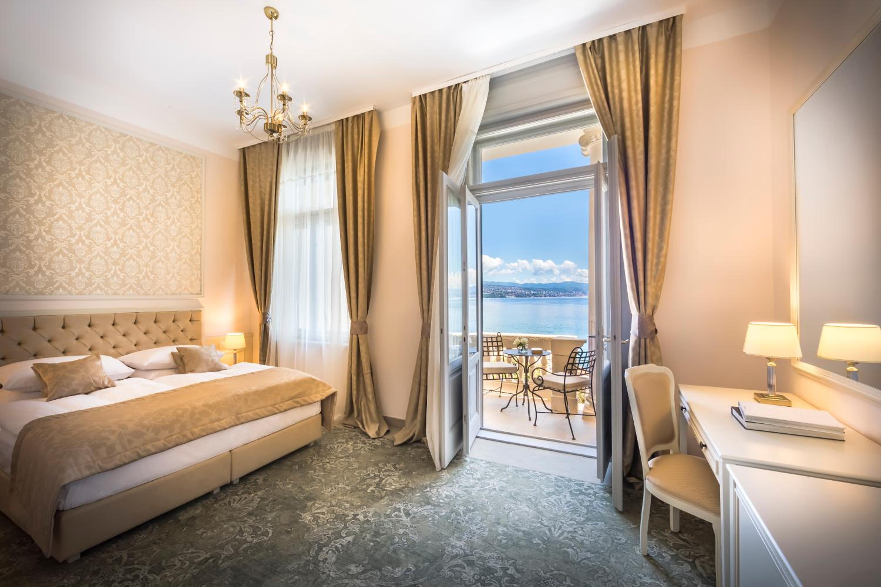 Superior Double Room with Balcony and Sea View - Photo 1