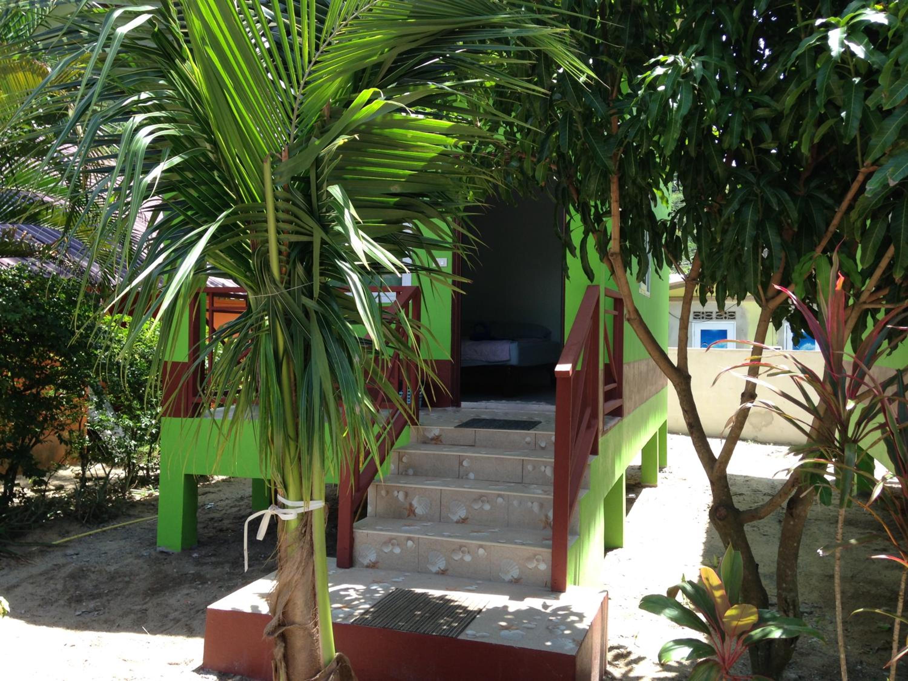 Bungalow with Sea View - Photo 10