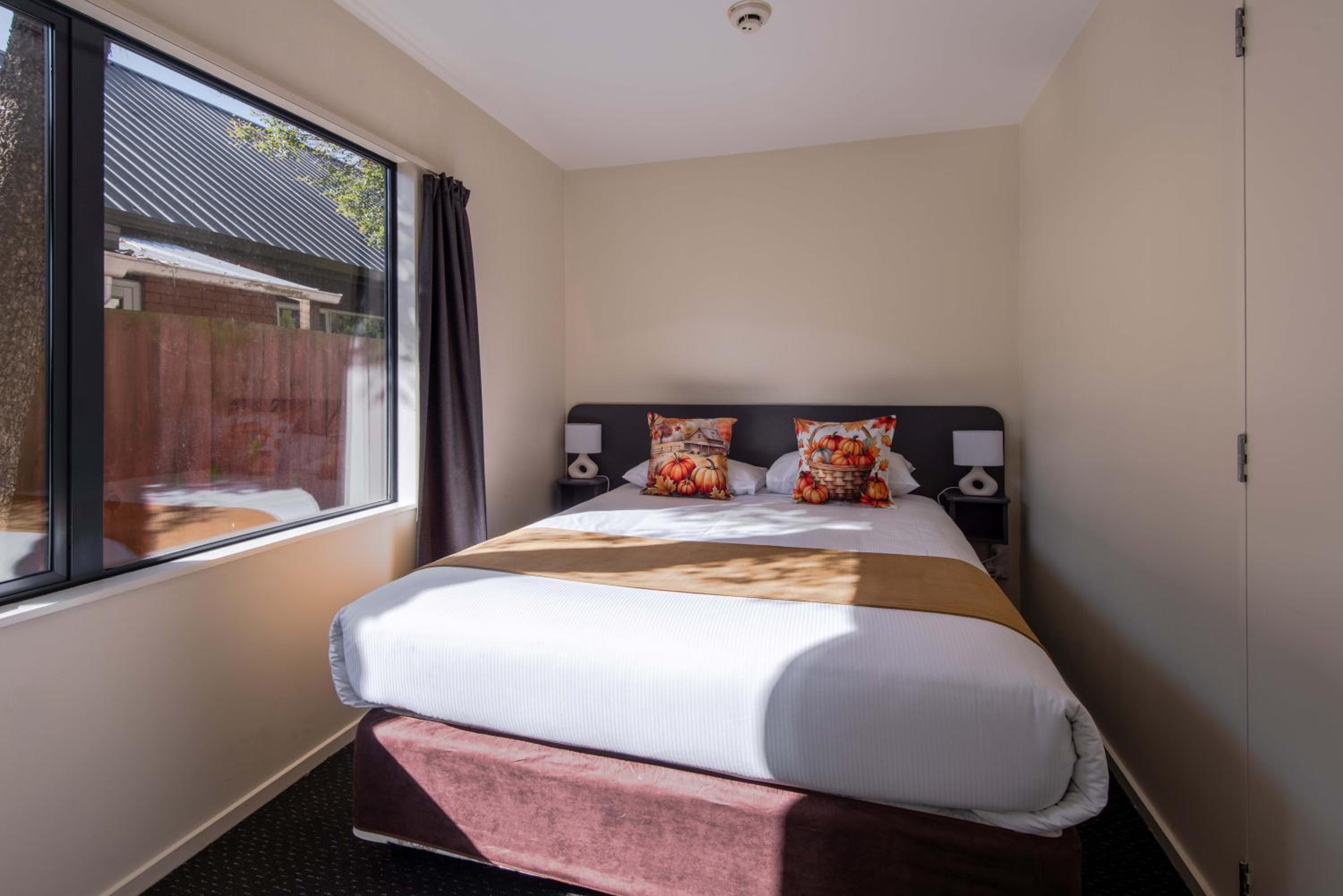 Two-Bedroom Apartment with 2 Queen Beds photo 2
