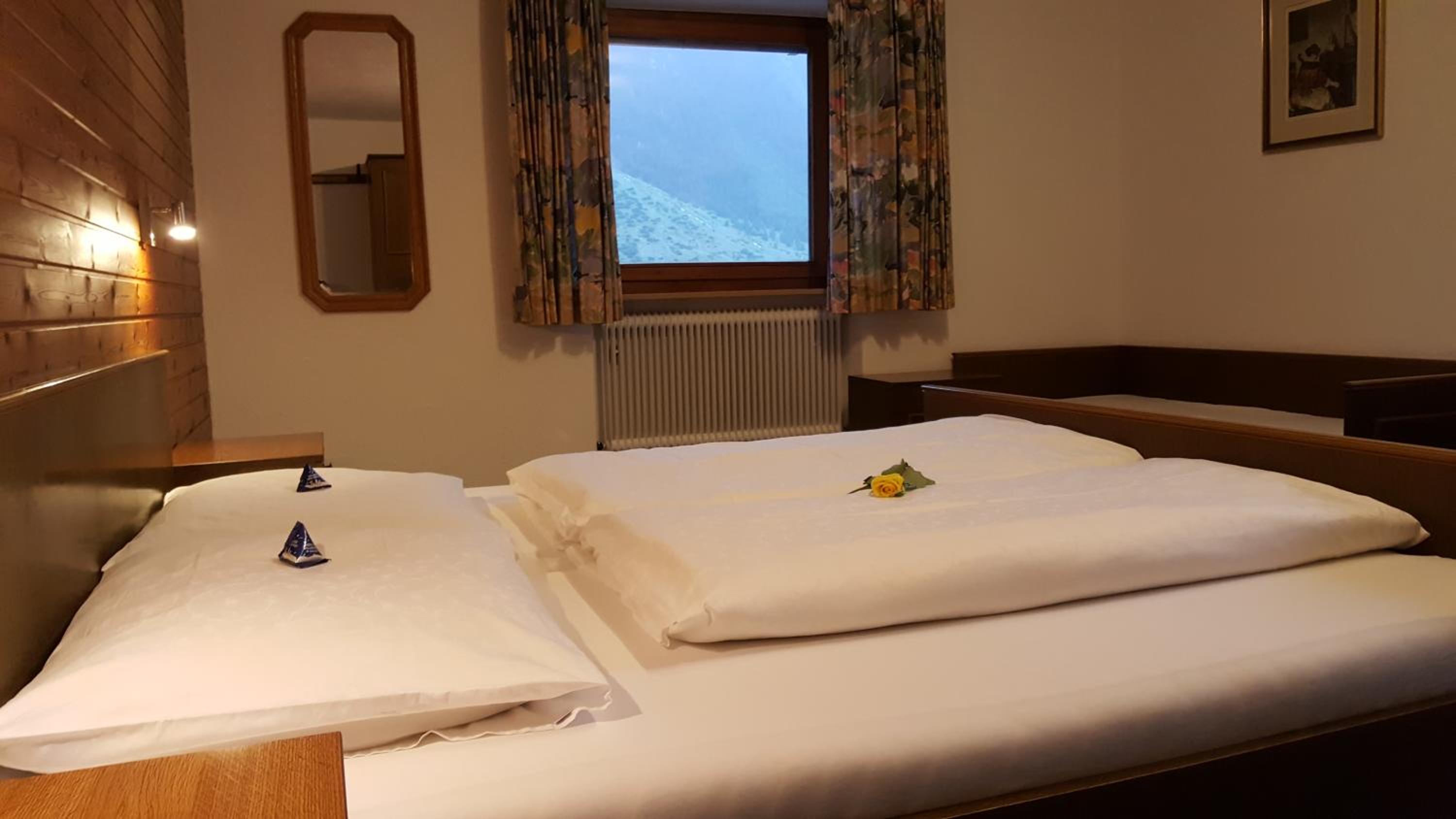 Standard Double Room East - Photo 2