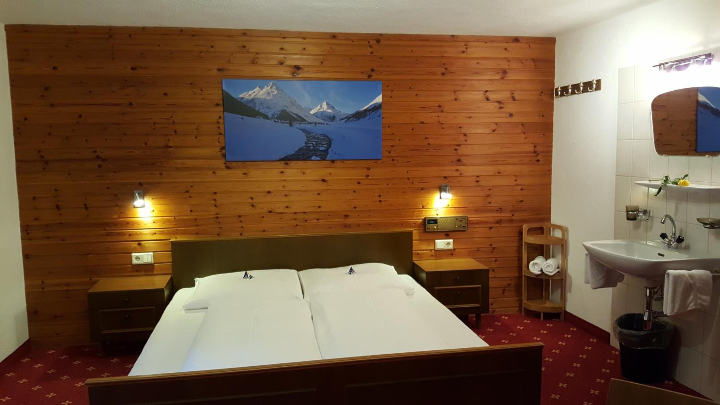 Standard Double Room North - Photo 1