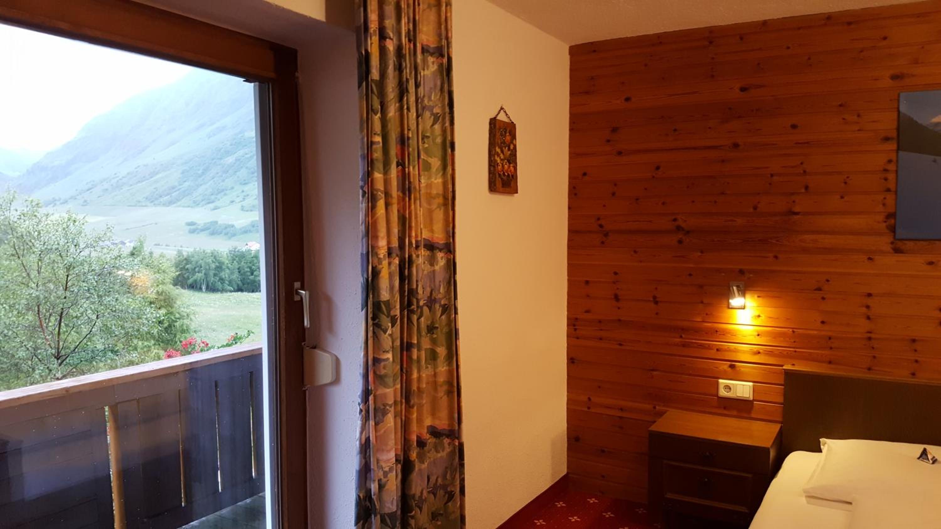 Standard Double Room North - Photo 3